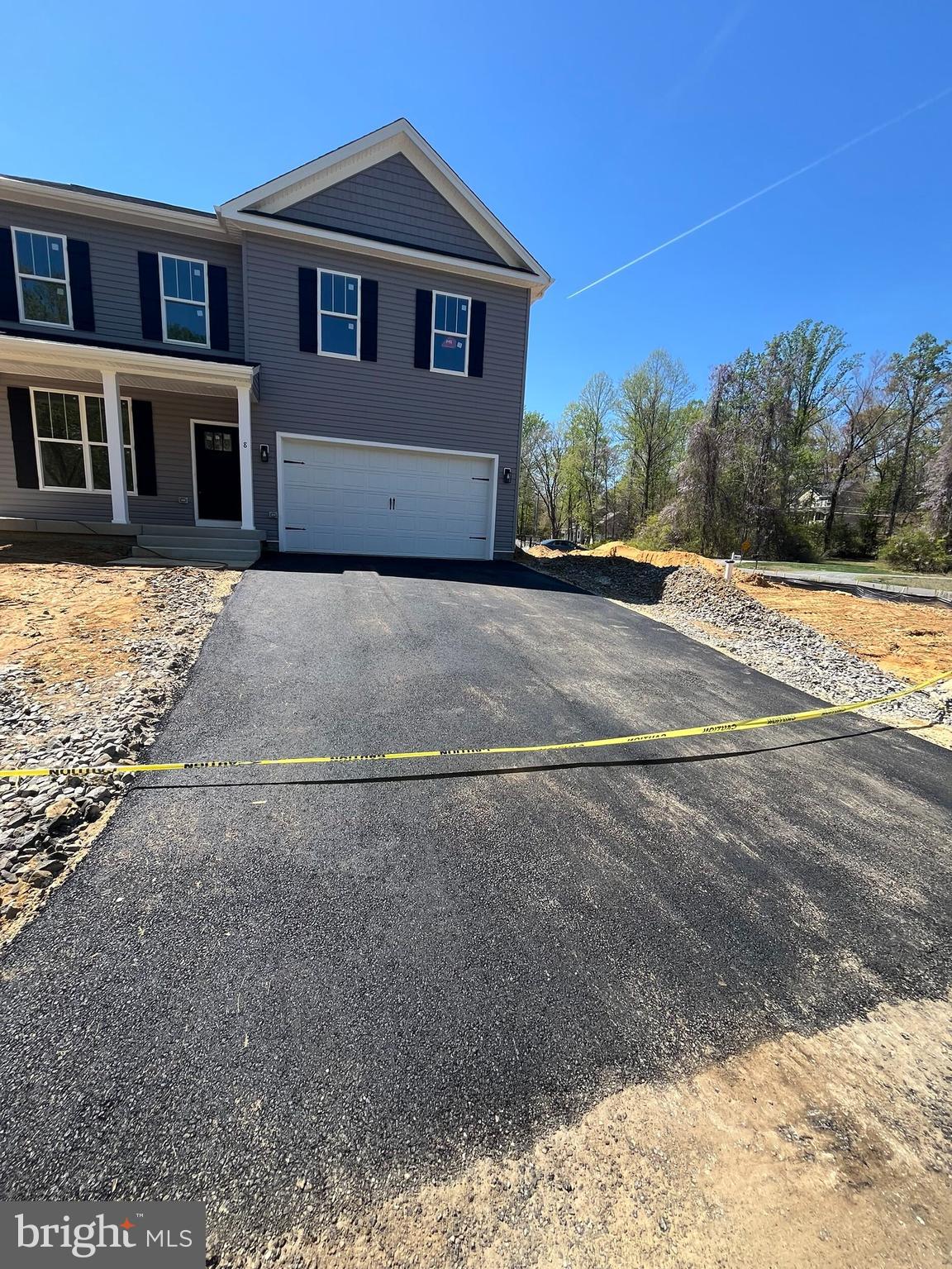 8 WILLIAM AND MARY LANE