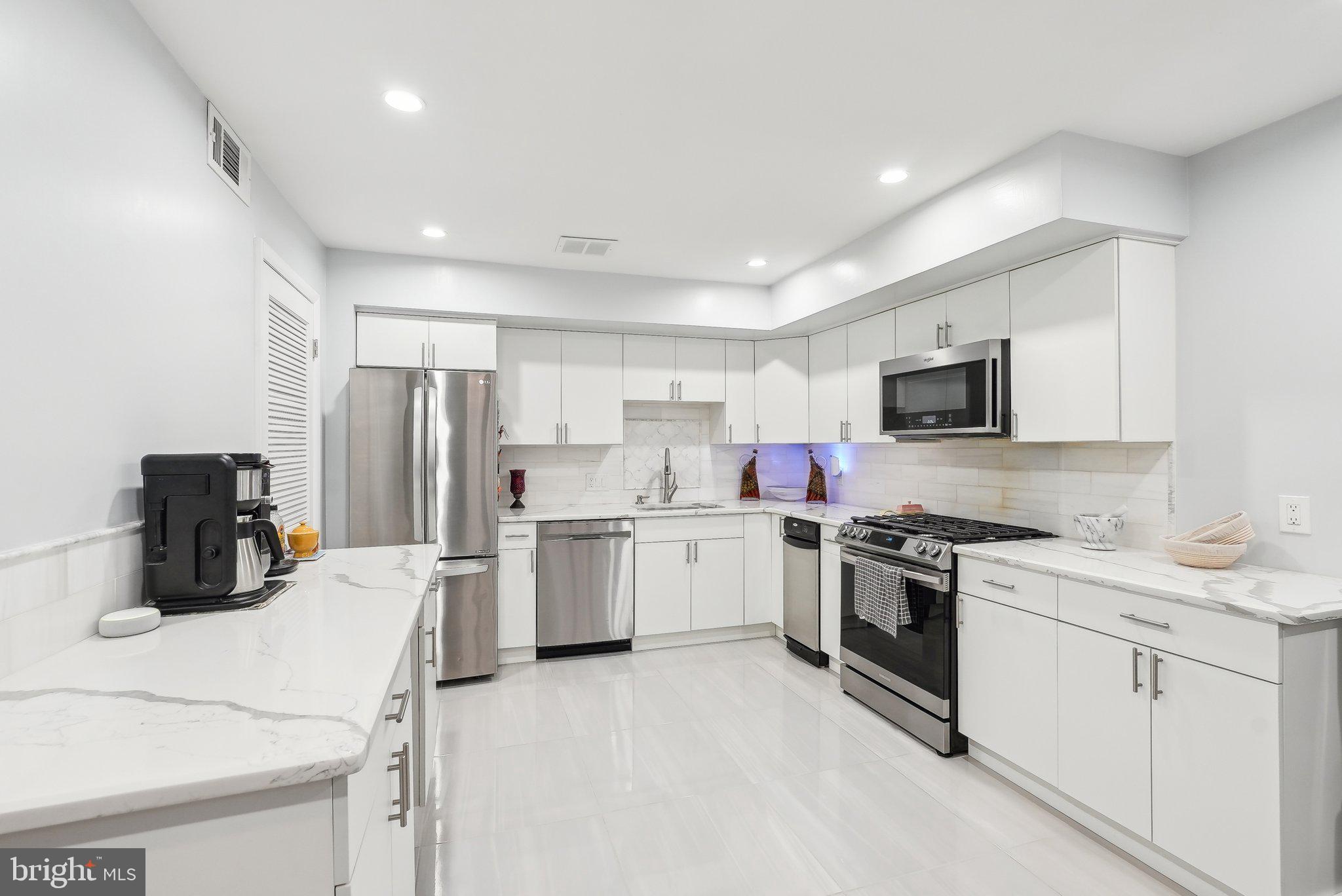 WASHINGTON SQ WEST - Residential