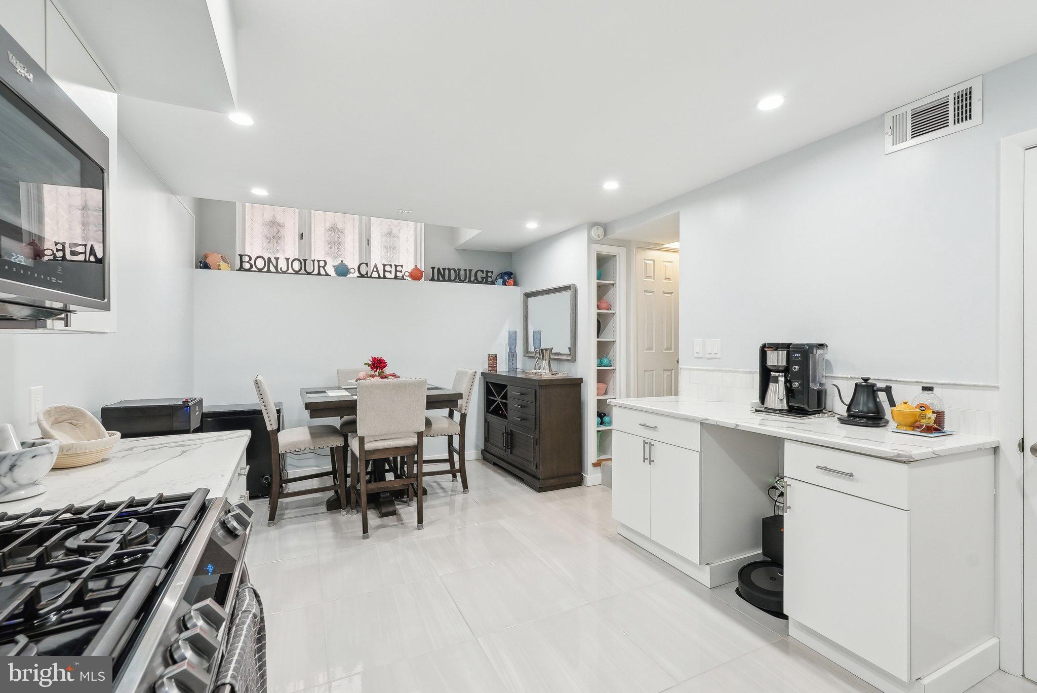 WASHINGTON SQ WEST - Residential