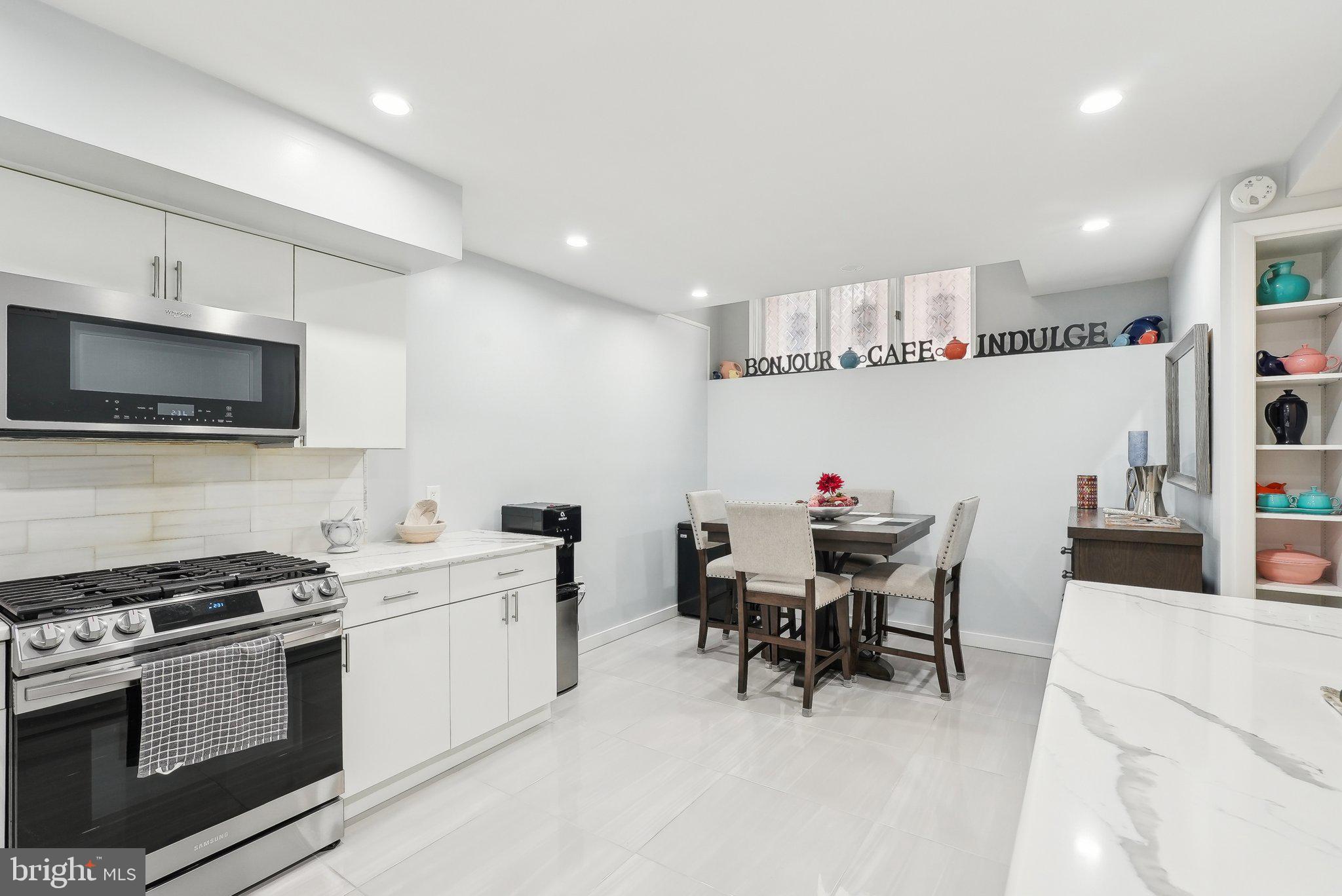 WASHINGTON SQ WEST - Residential