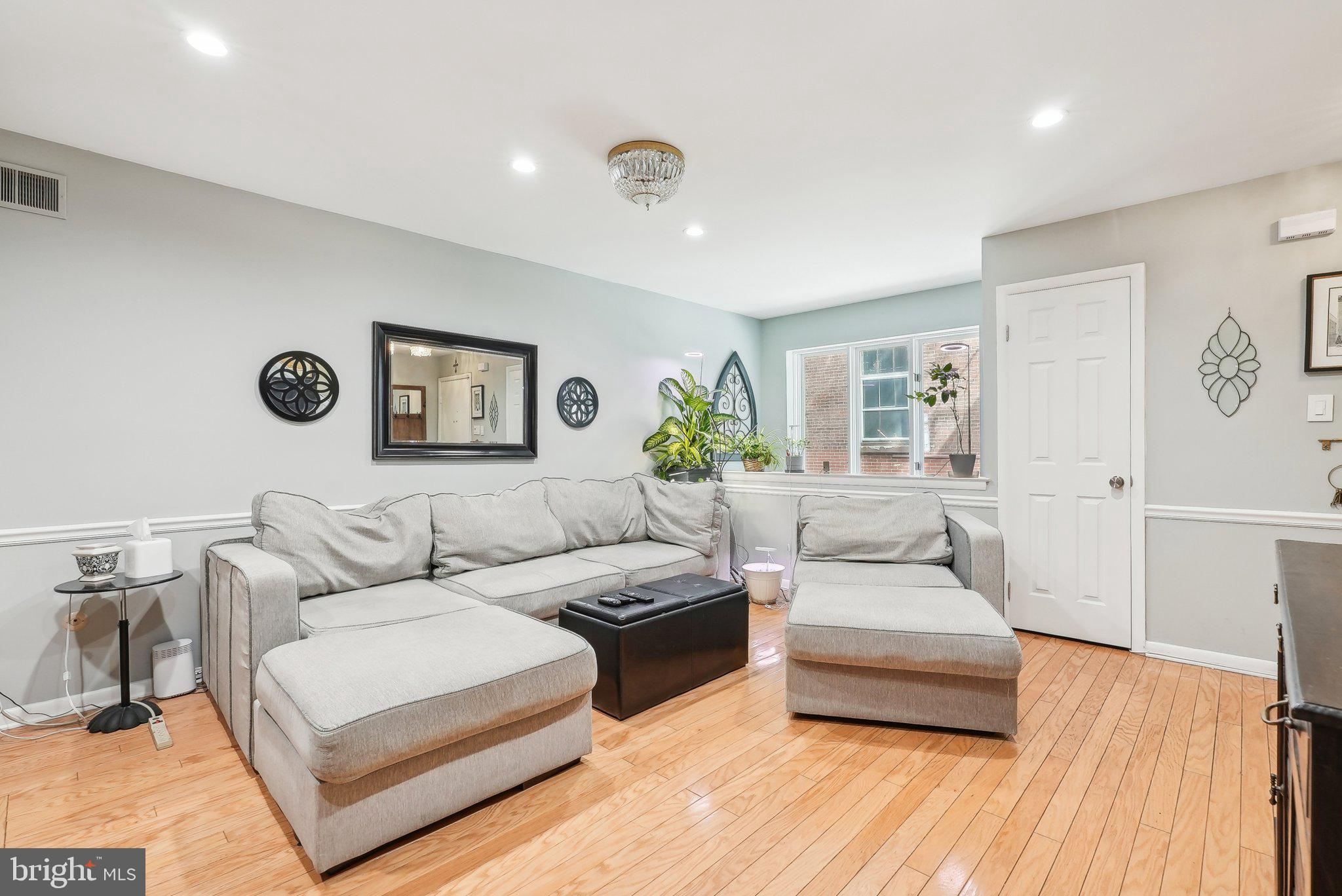 WASHINGTON SQ WEST - Residential