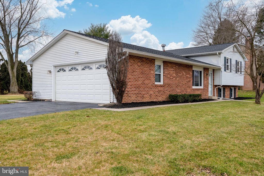 Photo of 466 HAVERHILL RD, LANCASTER, PA 17601 (MLS # PALA2030334)