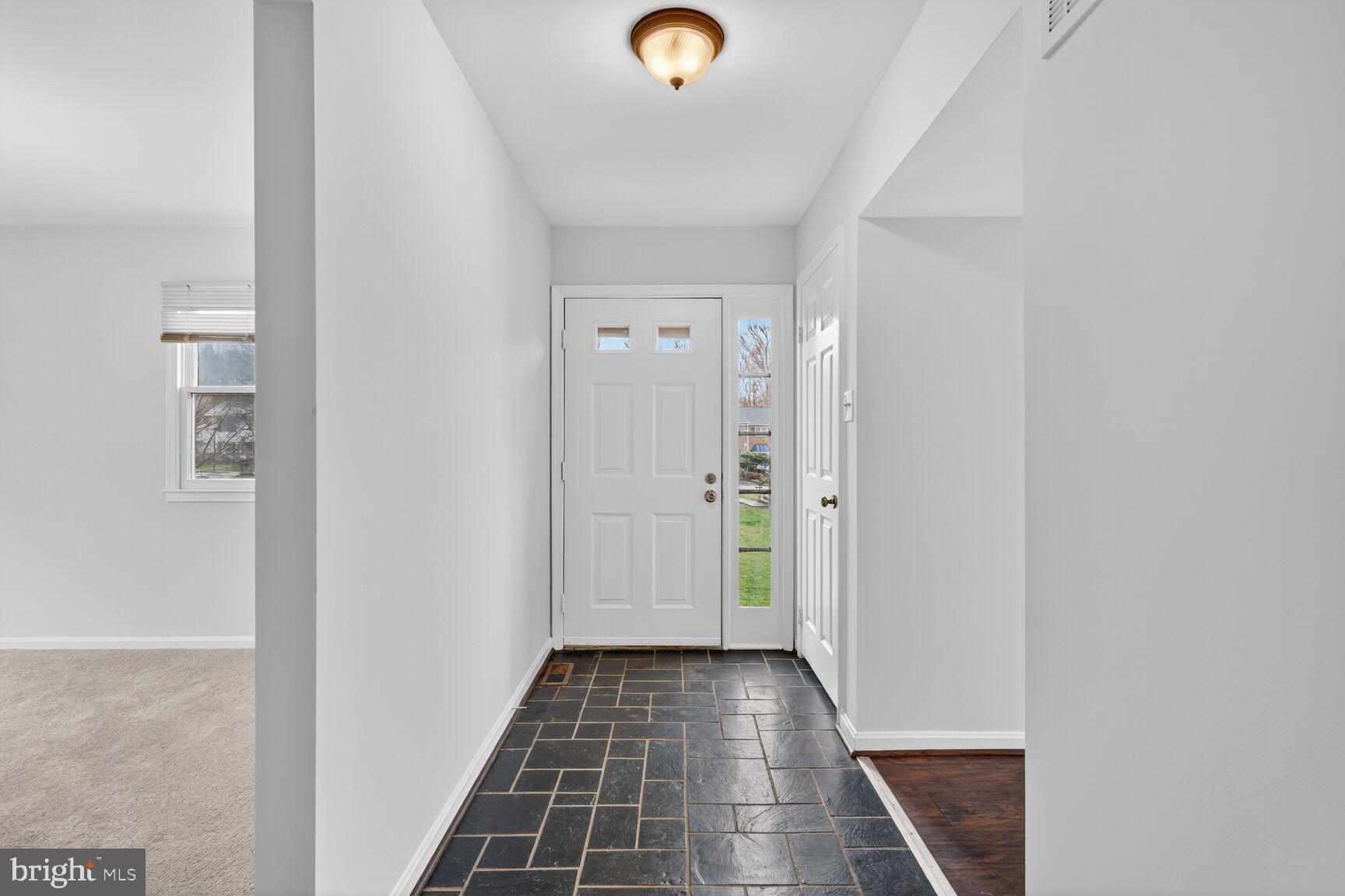 7108 LAKE COVE DRIVE