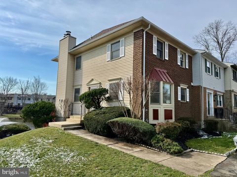 Photo of 7108 Lake Cove Drive, ALEXANDRIA, VA 22315 (MLS # VAFX2296204)