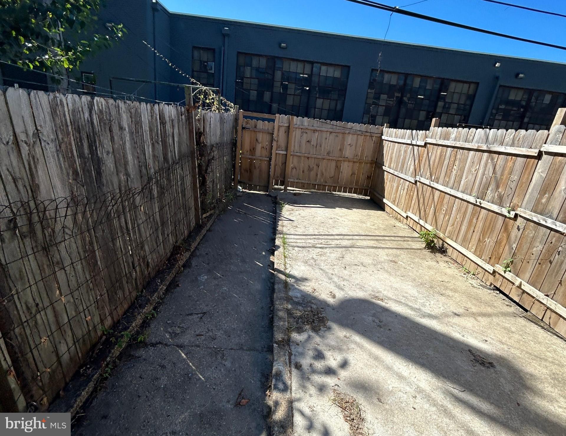 1723 COLE STREET