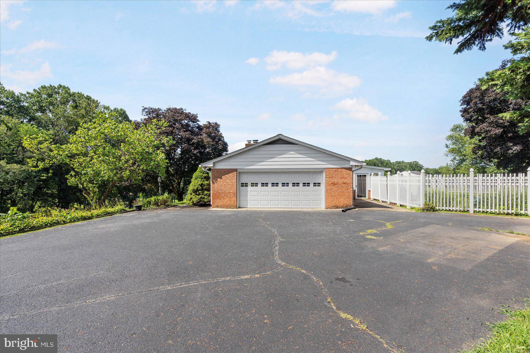 2616 LAWSON ROAD