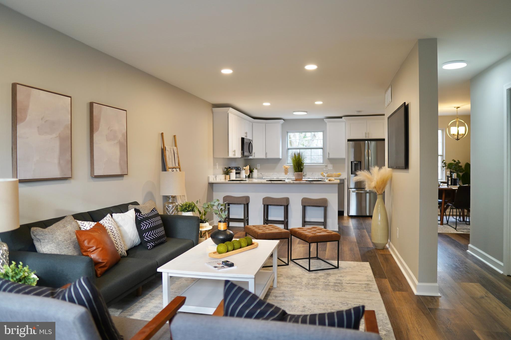 CARLTON SQUARE - Residential