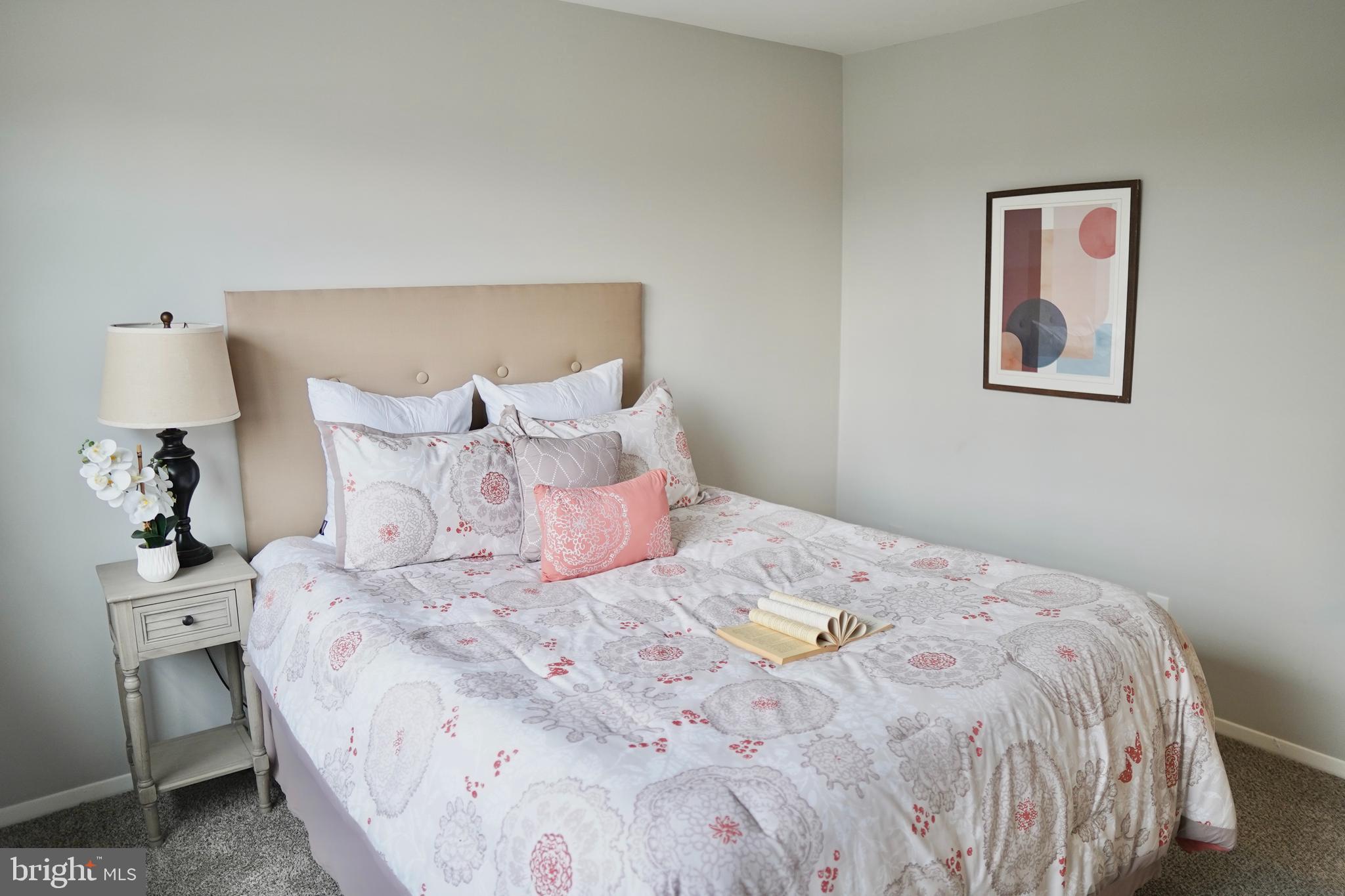 CARLTON SQUARE - Residential