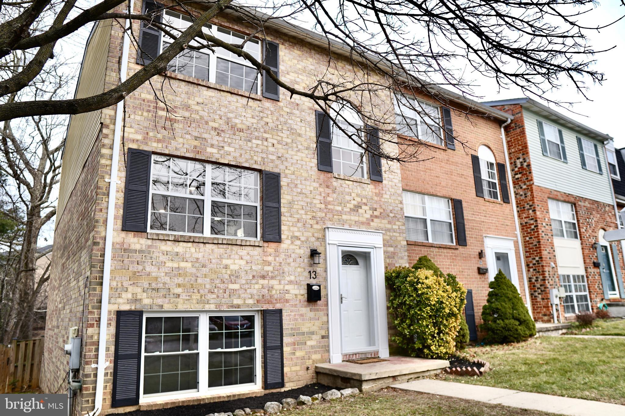 CARLTON SQUARE - Residential