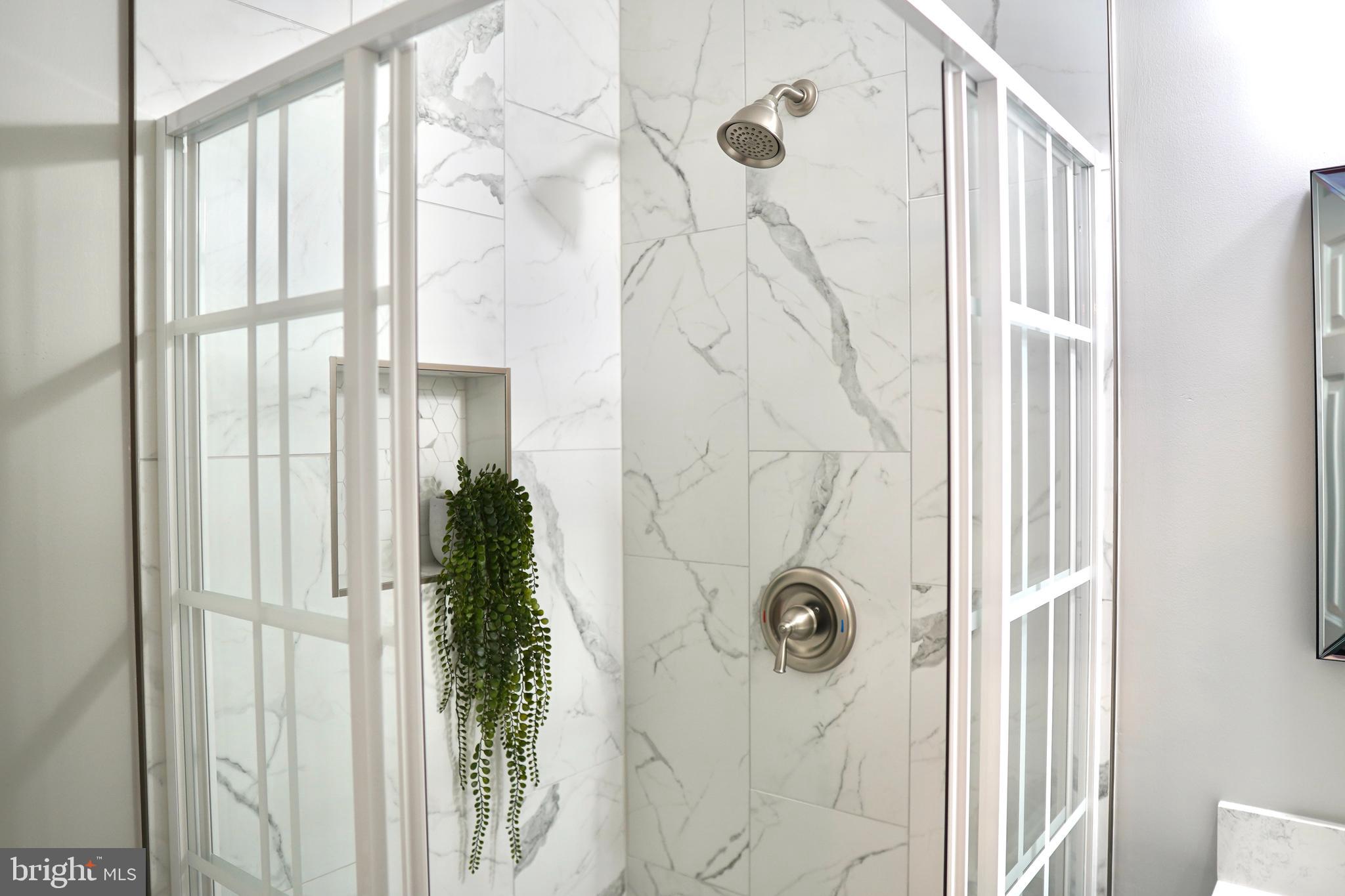 CARLTON SQUARE - Residential