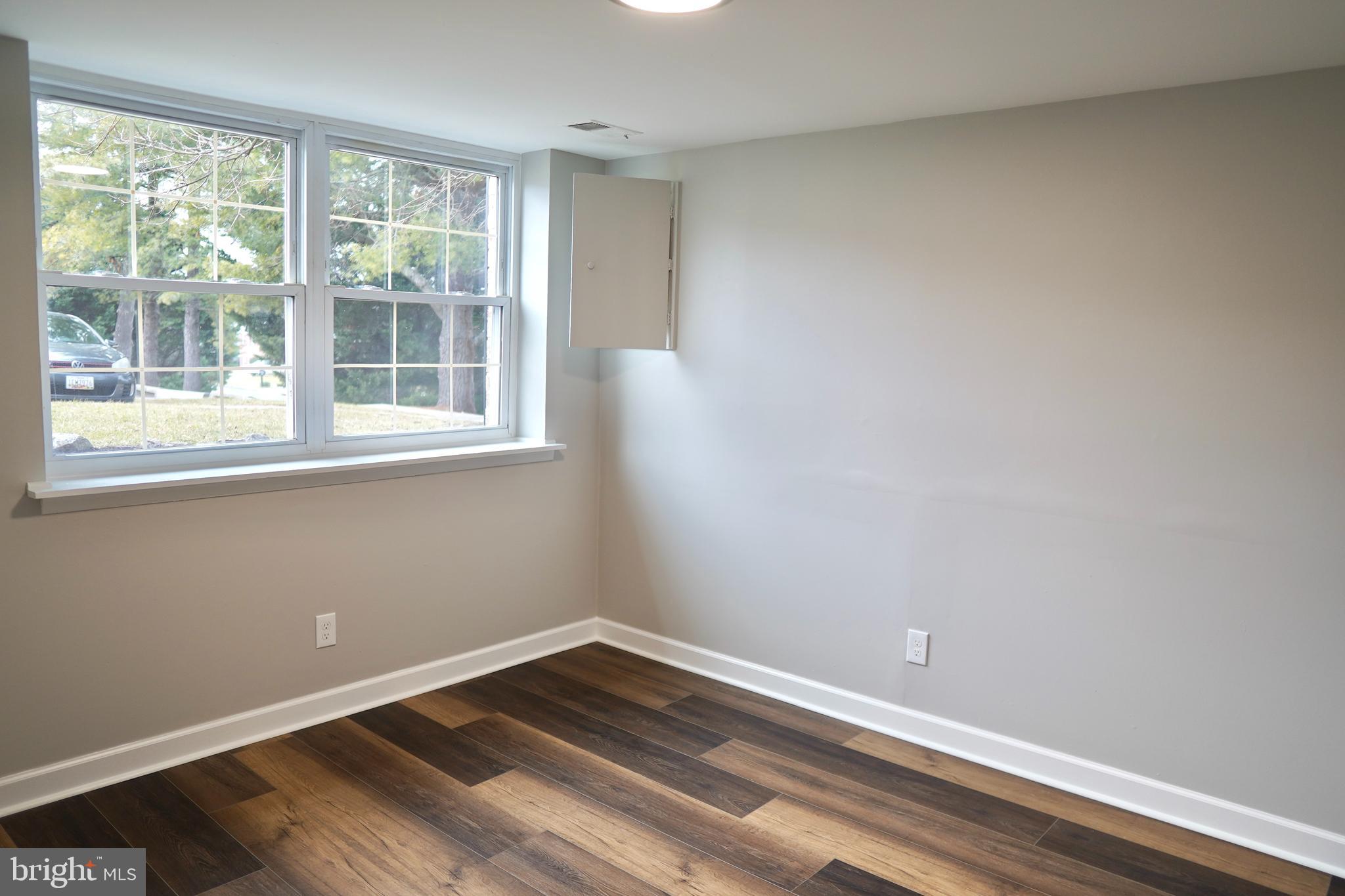 CARLTON SQUARE - Residential