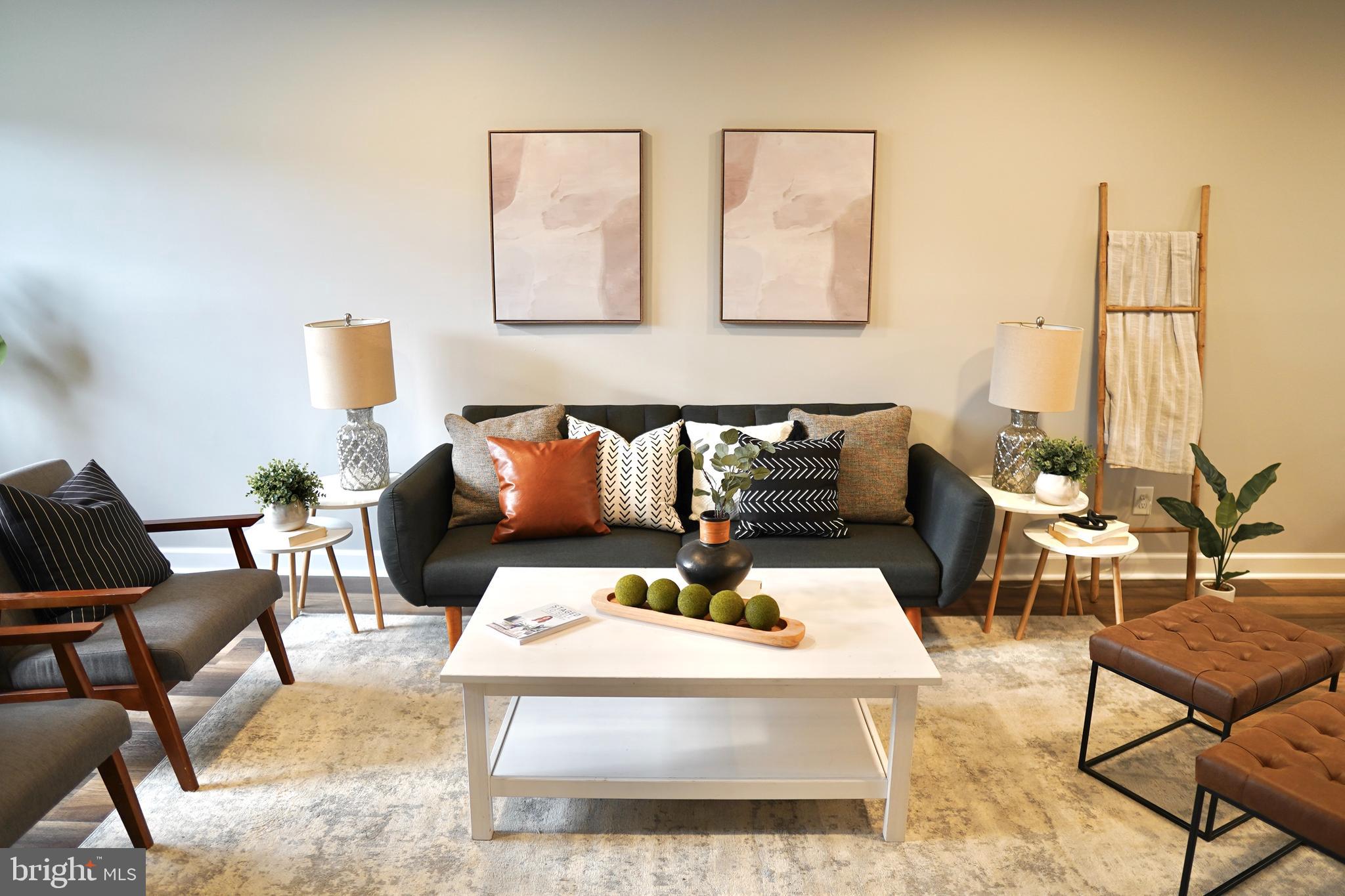 CARLTON SQUARE - Residential