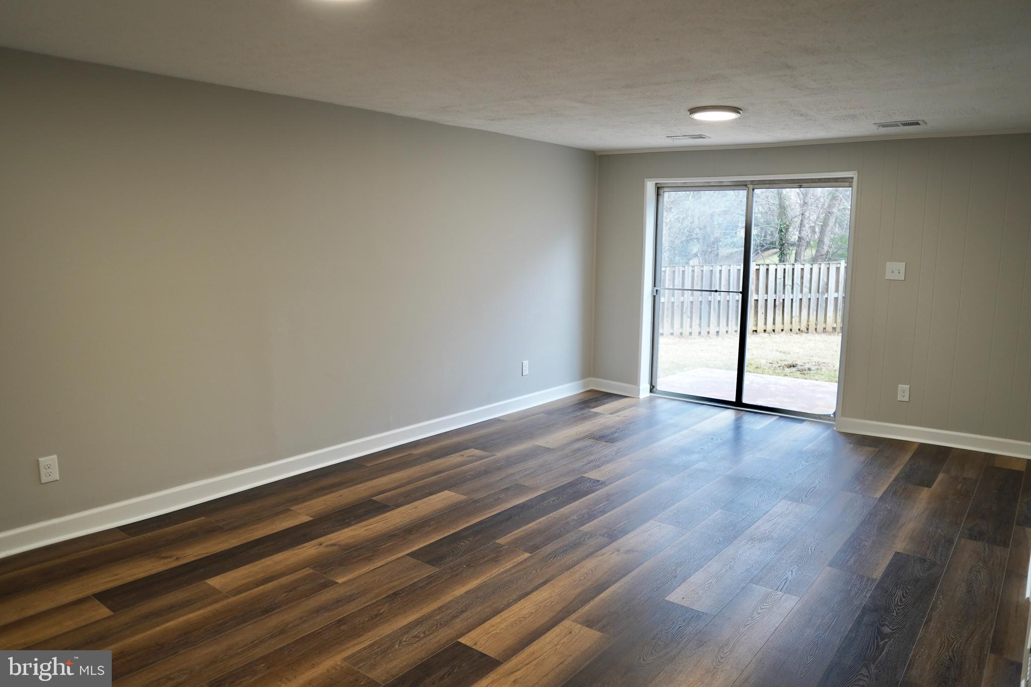 CARLTON SQUARE - Residential