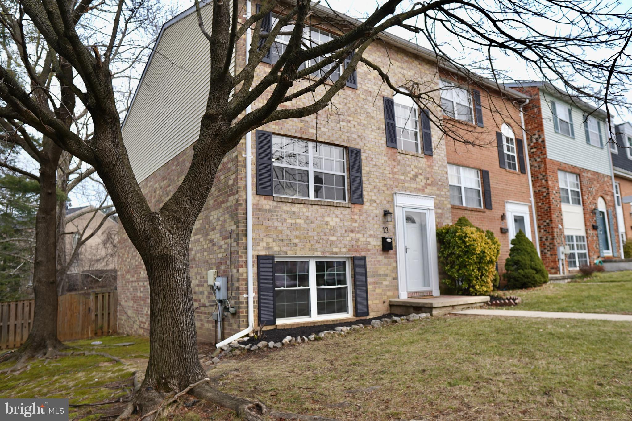 CARLTON SQUARE - Residential