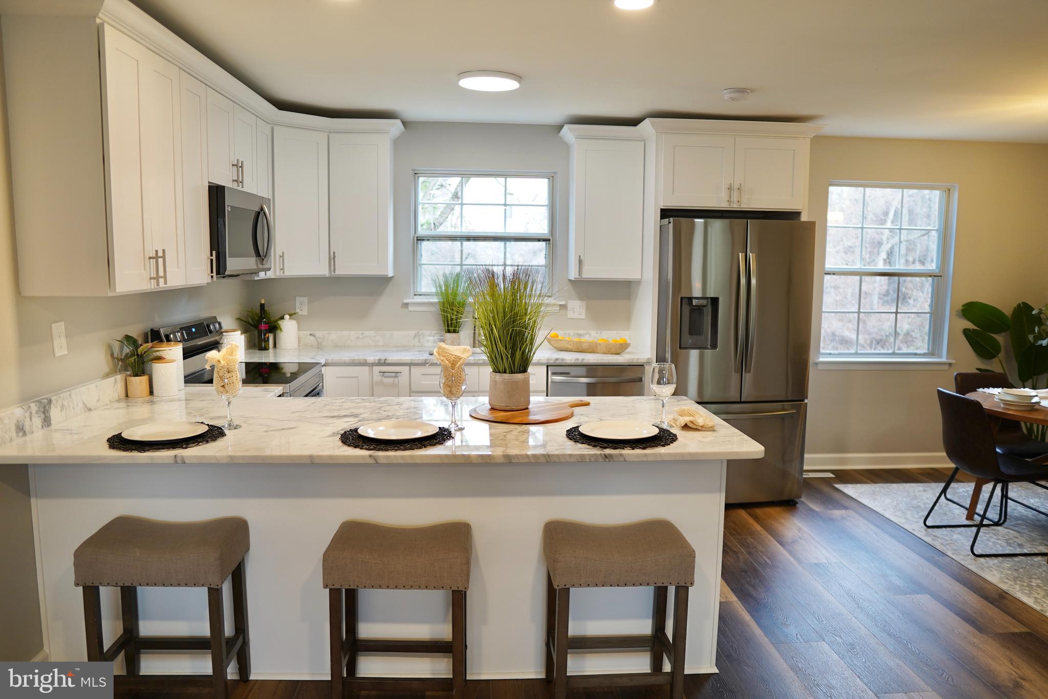 CARLTON SQUARE - Residential