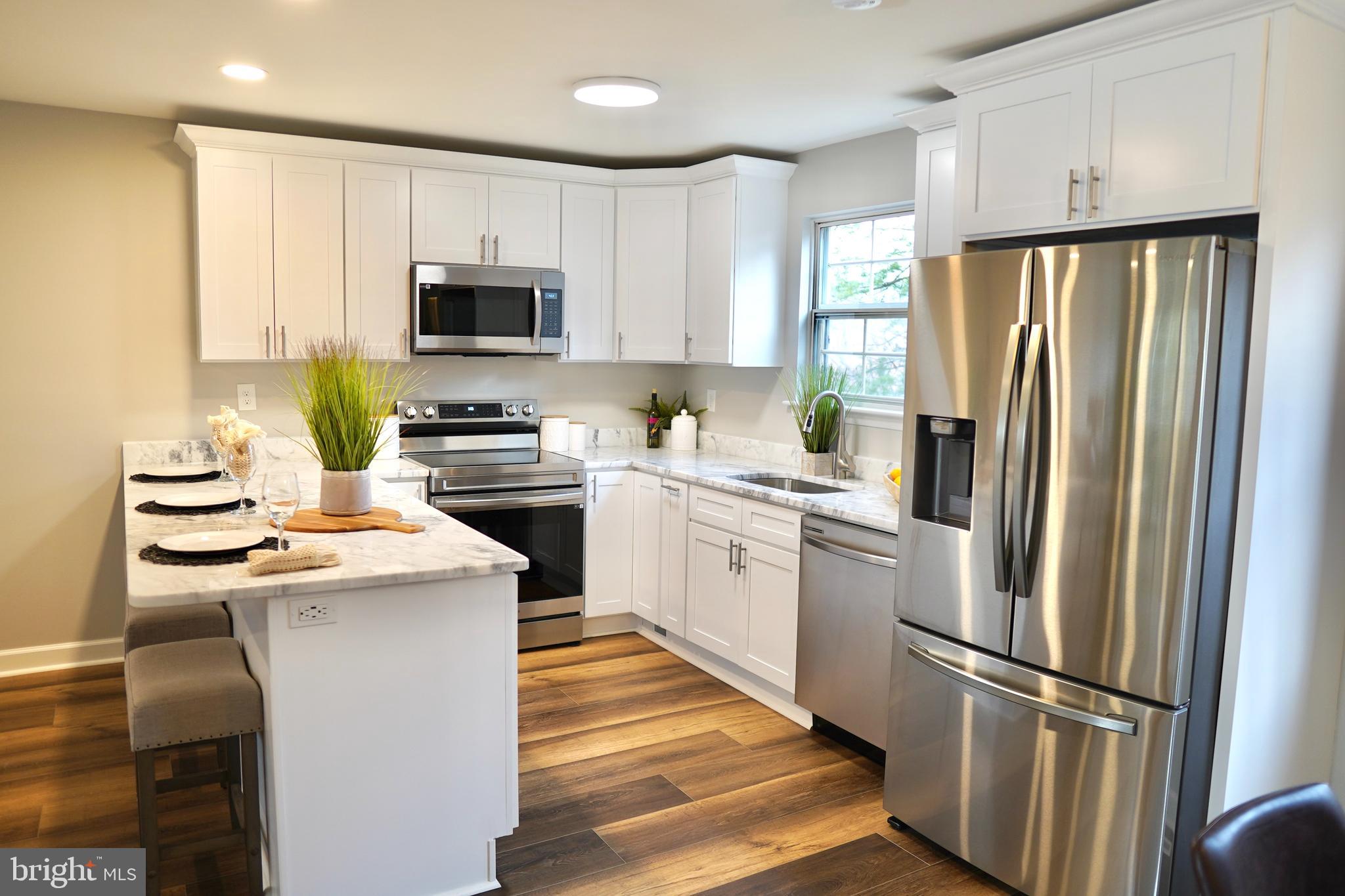 CARLTON SQUARE - Residential