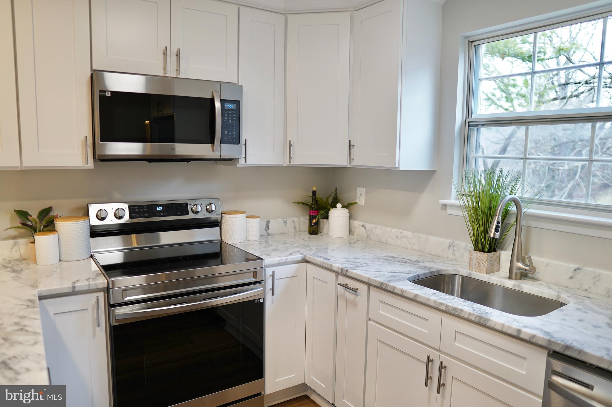 CARLTON SQUARE - Residential