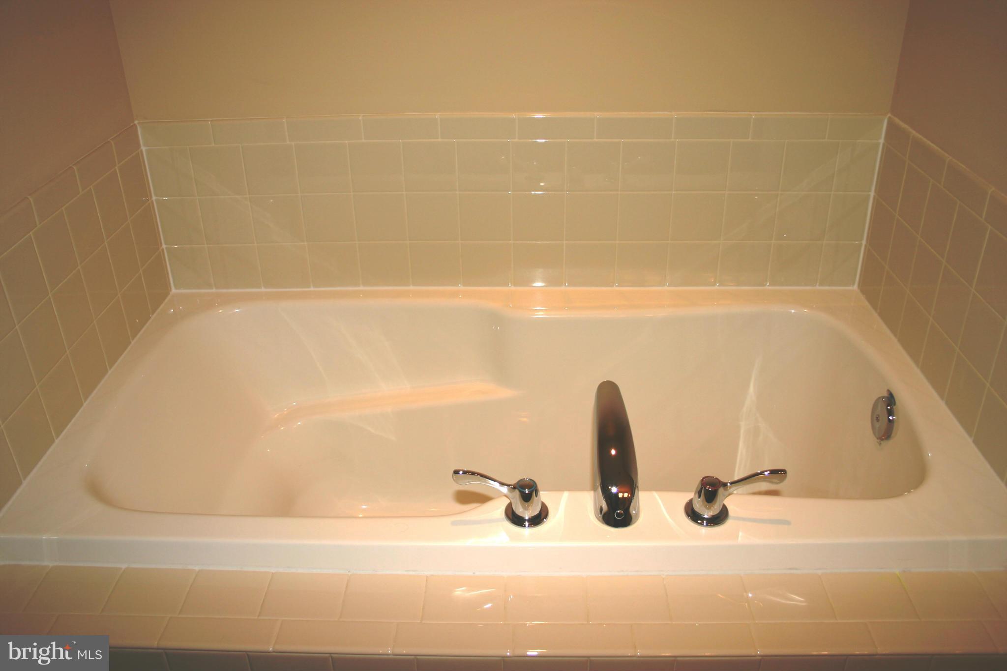 LAKELAND PLACE - Residential