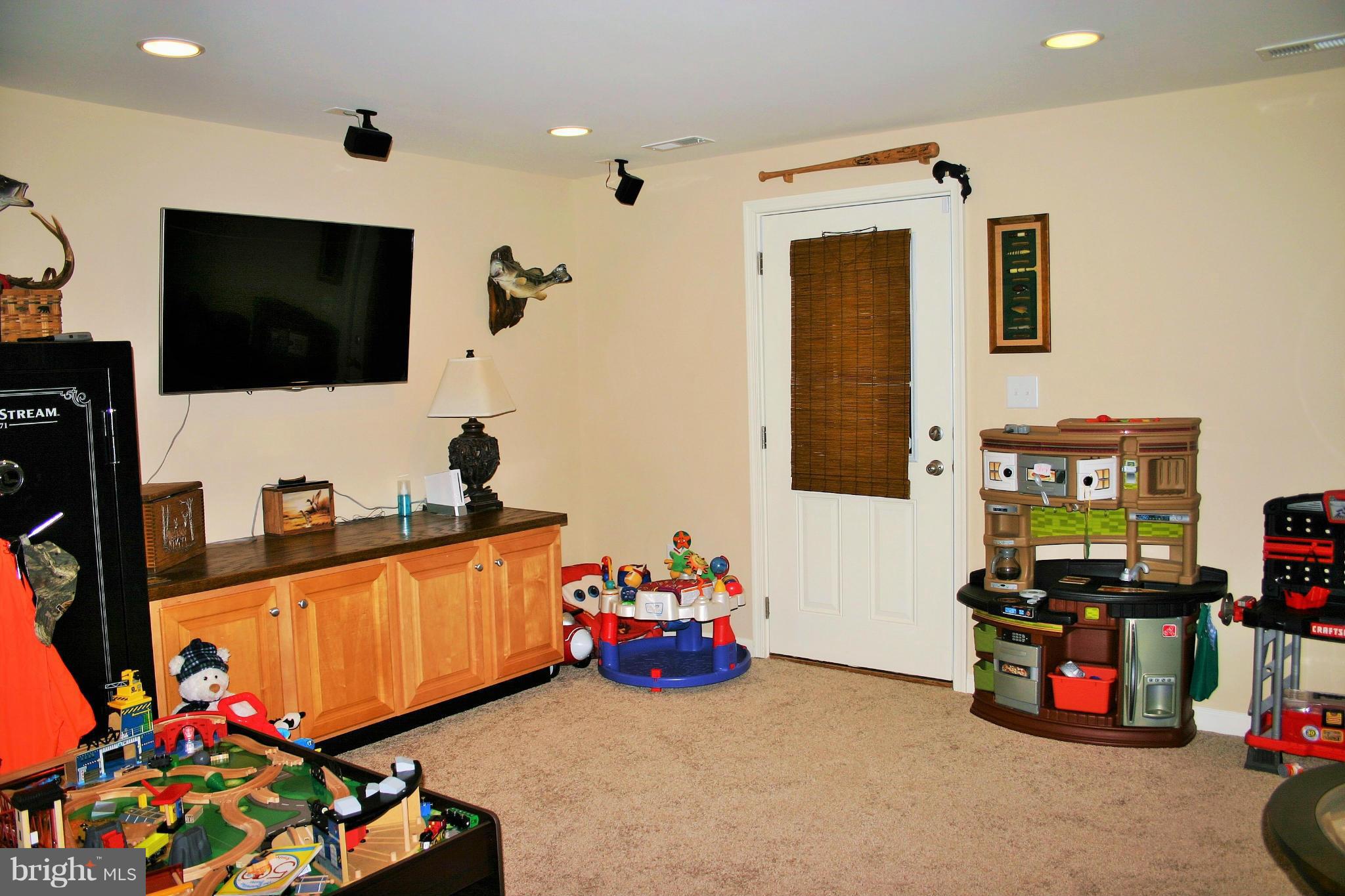 LAKELAND PLACE - Residential