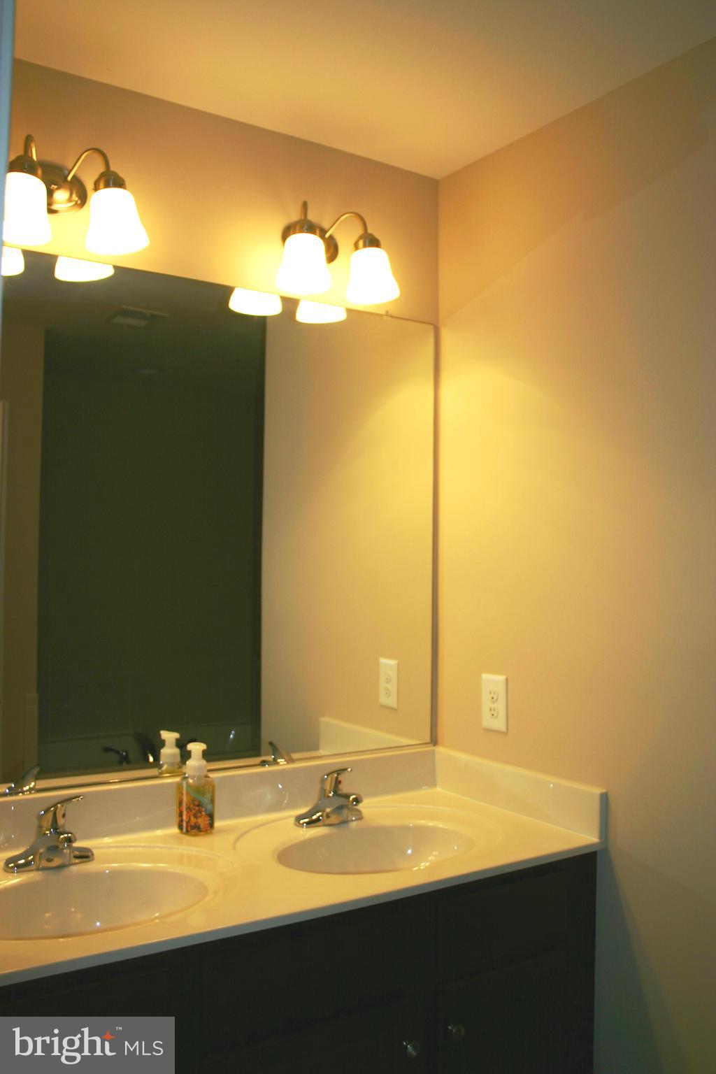 LAKELAND PLACE - Residential