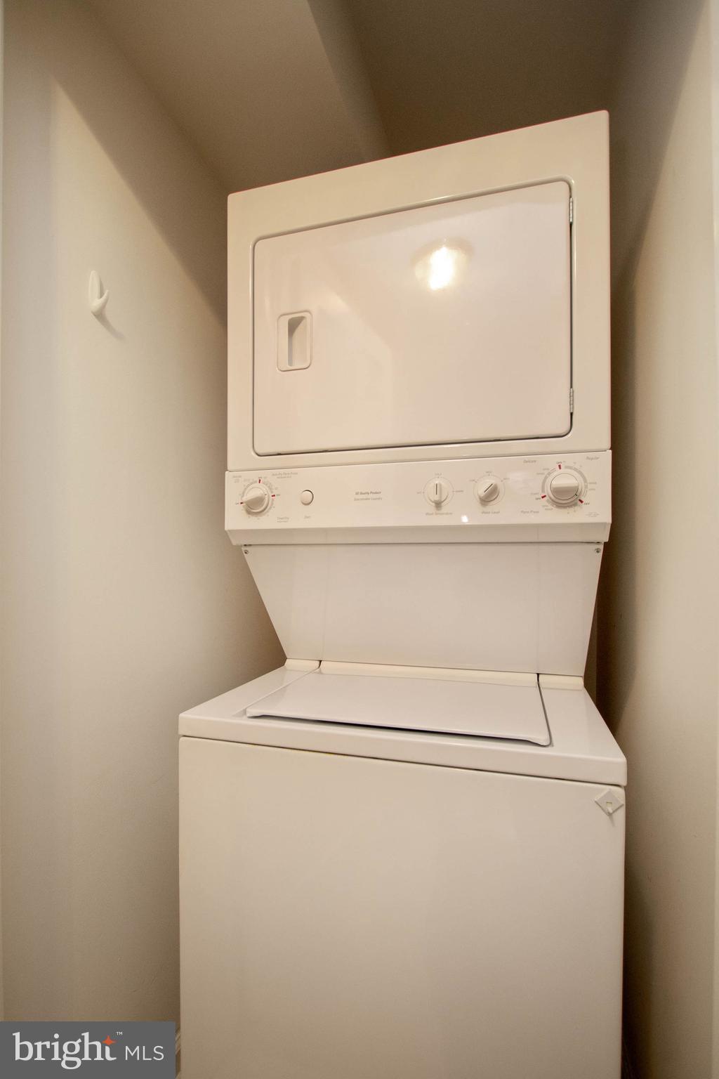 EAST MARKET AT FAIR LAKE - Residential