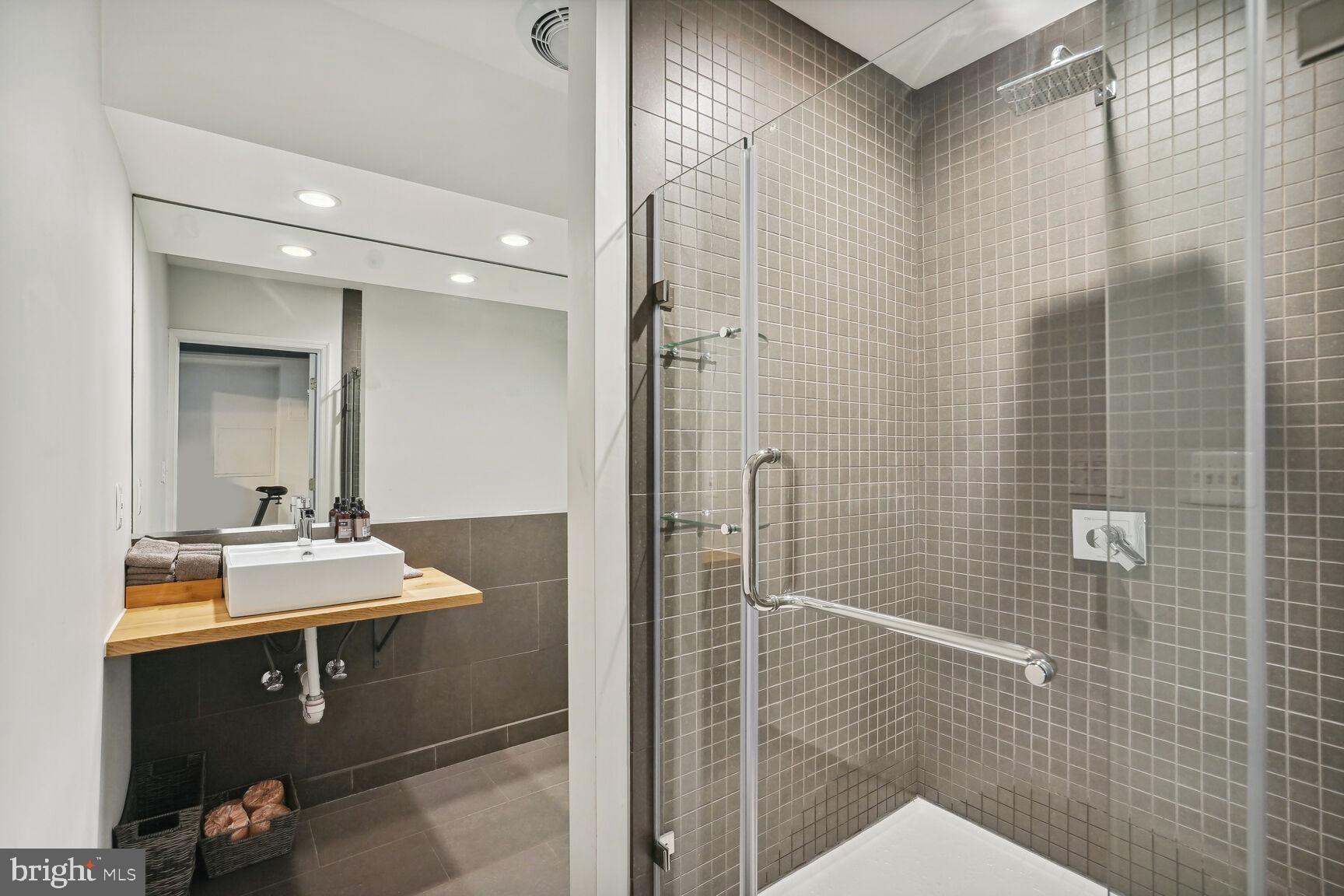 ALEXANDRIA - Residential Lease