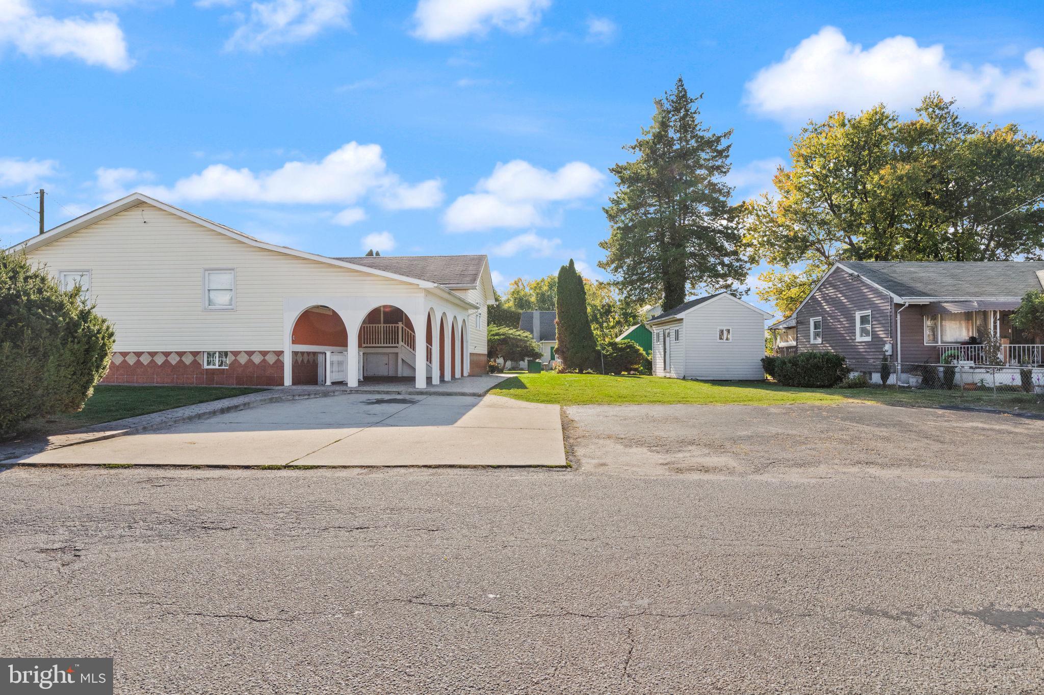 CATONSVILLE MANOR - Residential