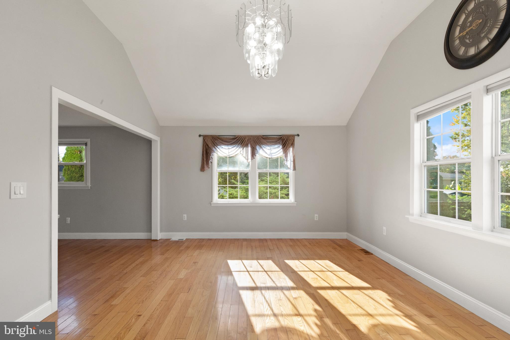 CATONSVILLE MANOR - Residential