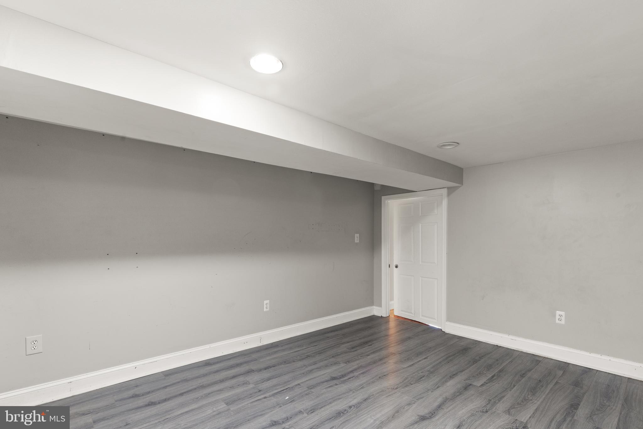 CATONSVILLE MANOR - Residential