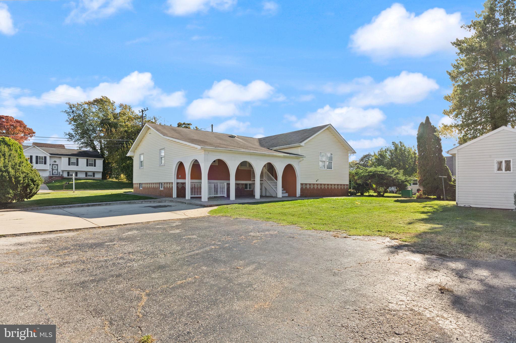 CATONSVILLE MANOR - Residential