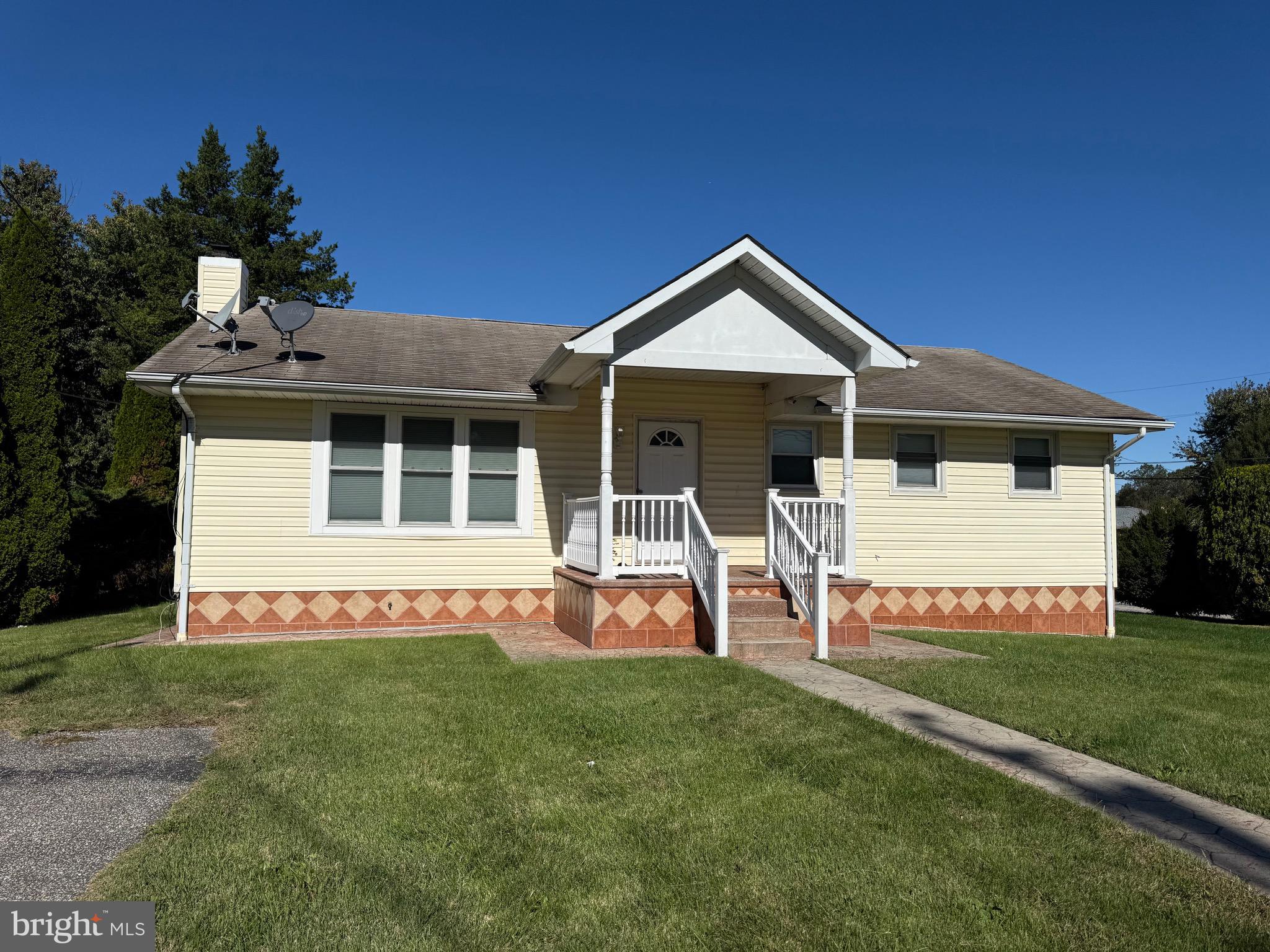 CATONSVILLE MANOR - Residential