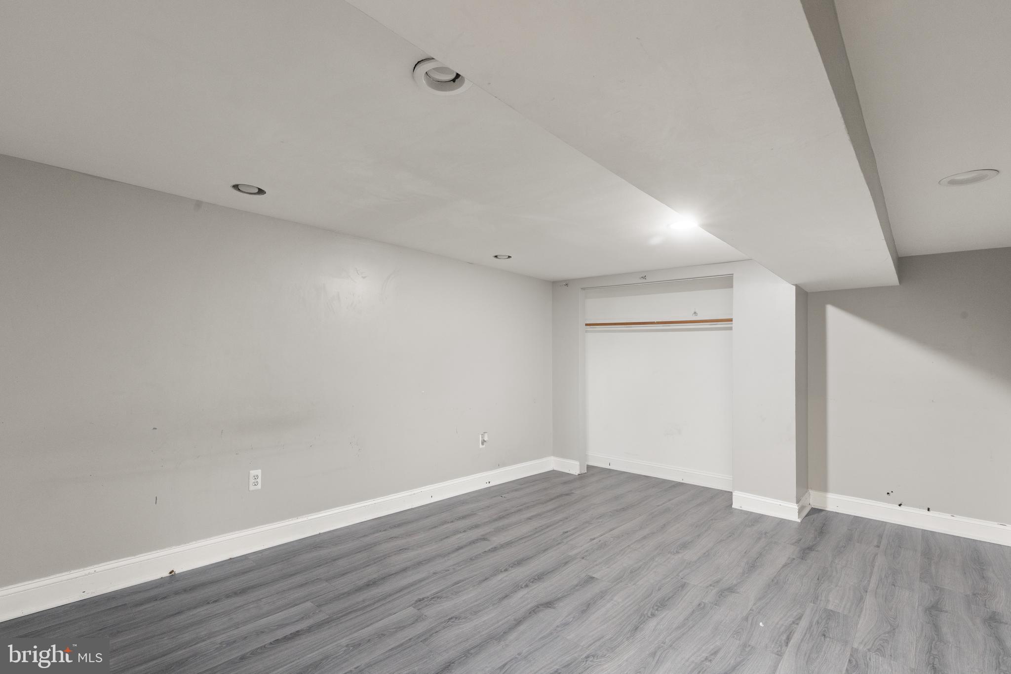 CATONSVILLE MANOR - Residential