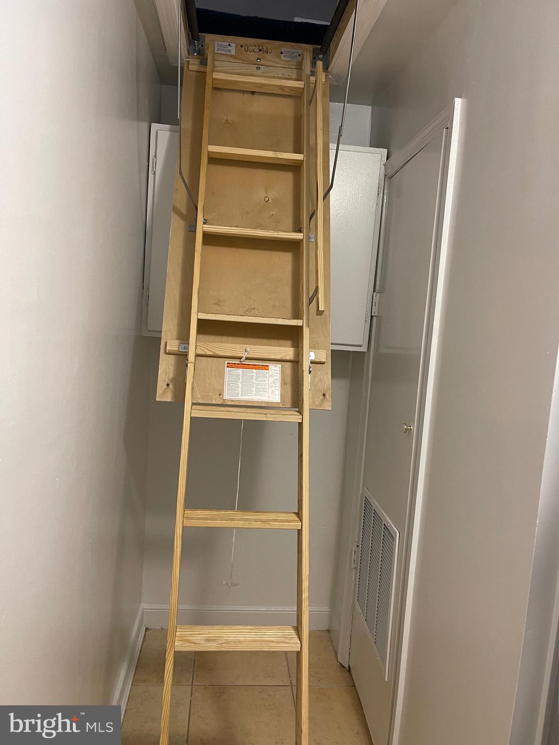 GLENMONT - Residential Lease