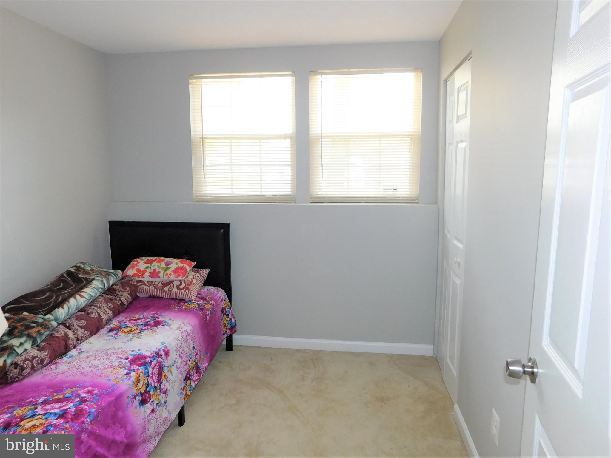 MAPLE POINTE - Residential