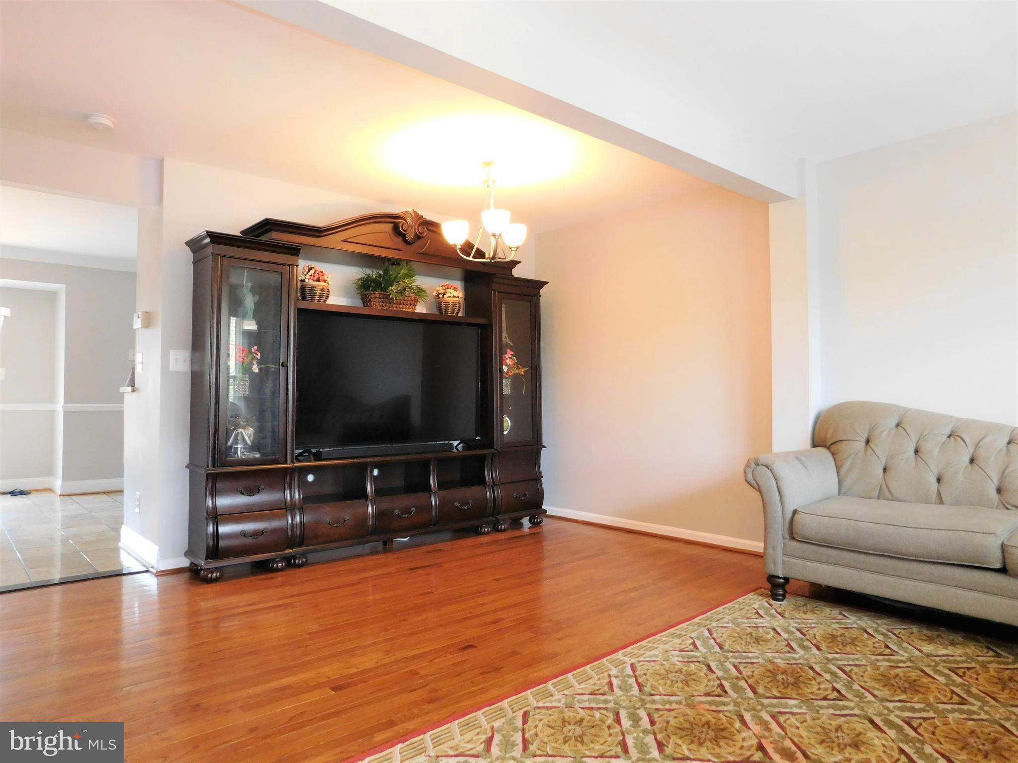 MAPLE POINTE - Residential