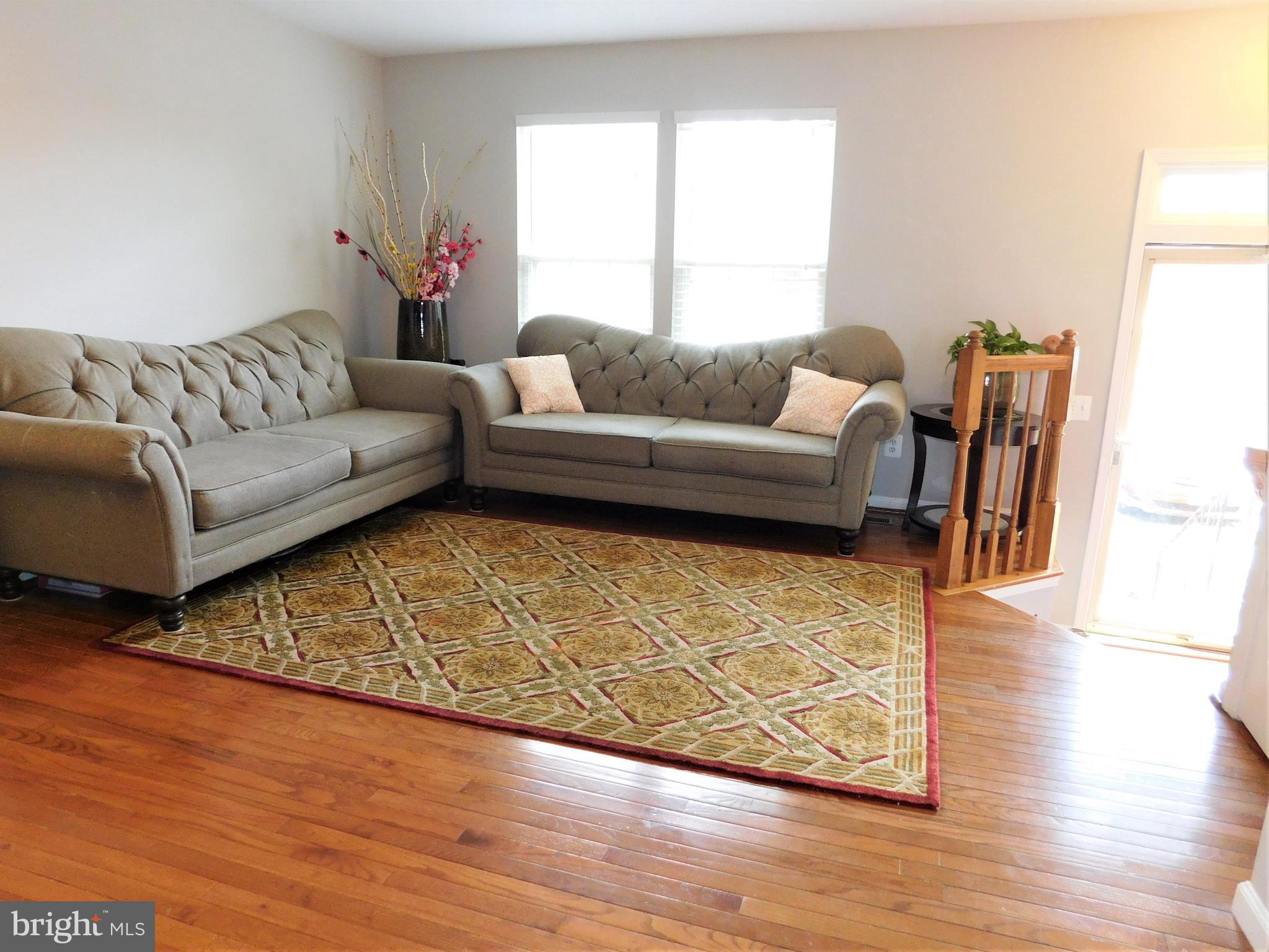 MAPLE POINTE - Residential