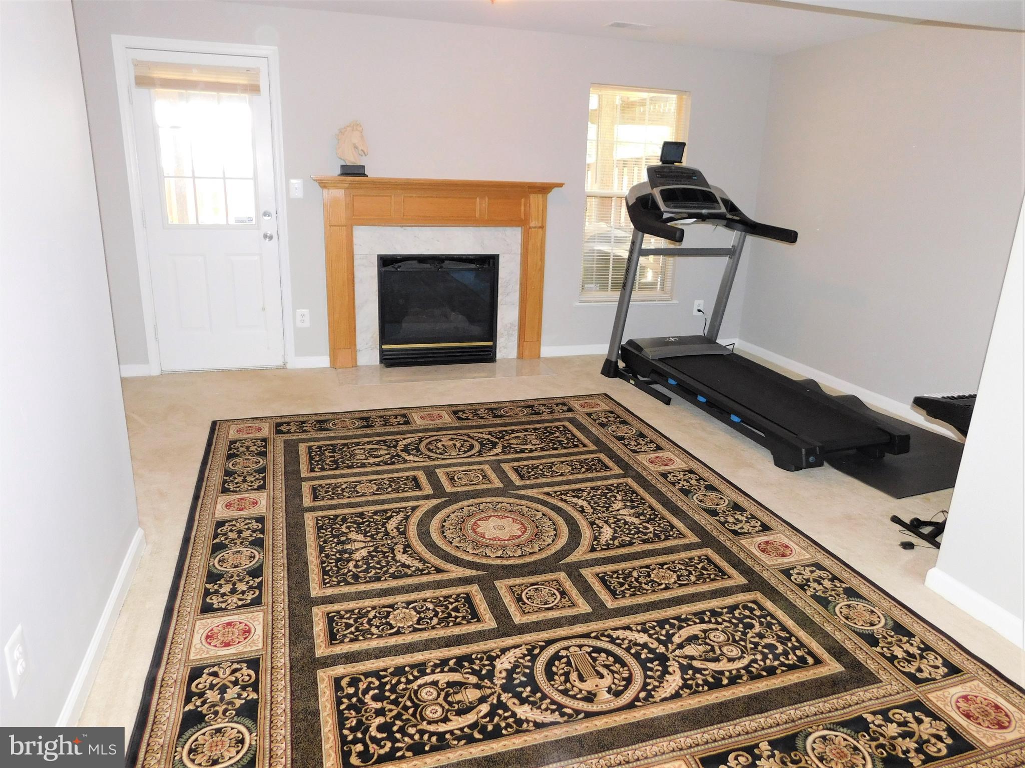 MAPLE POINTE - Residential