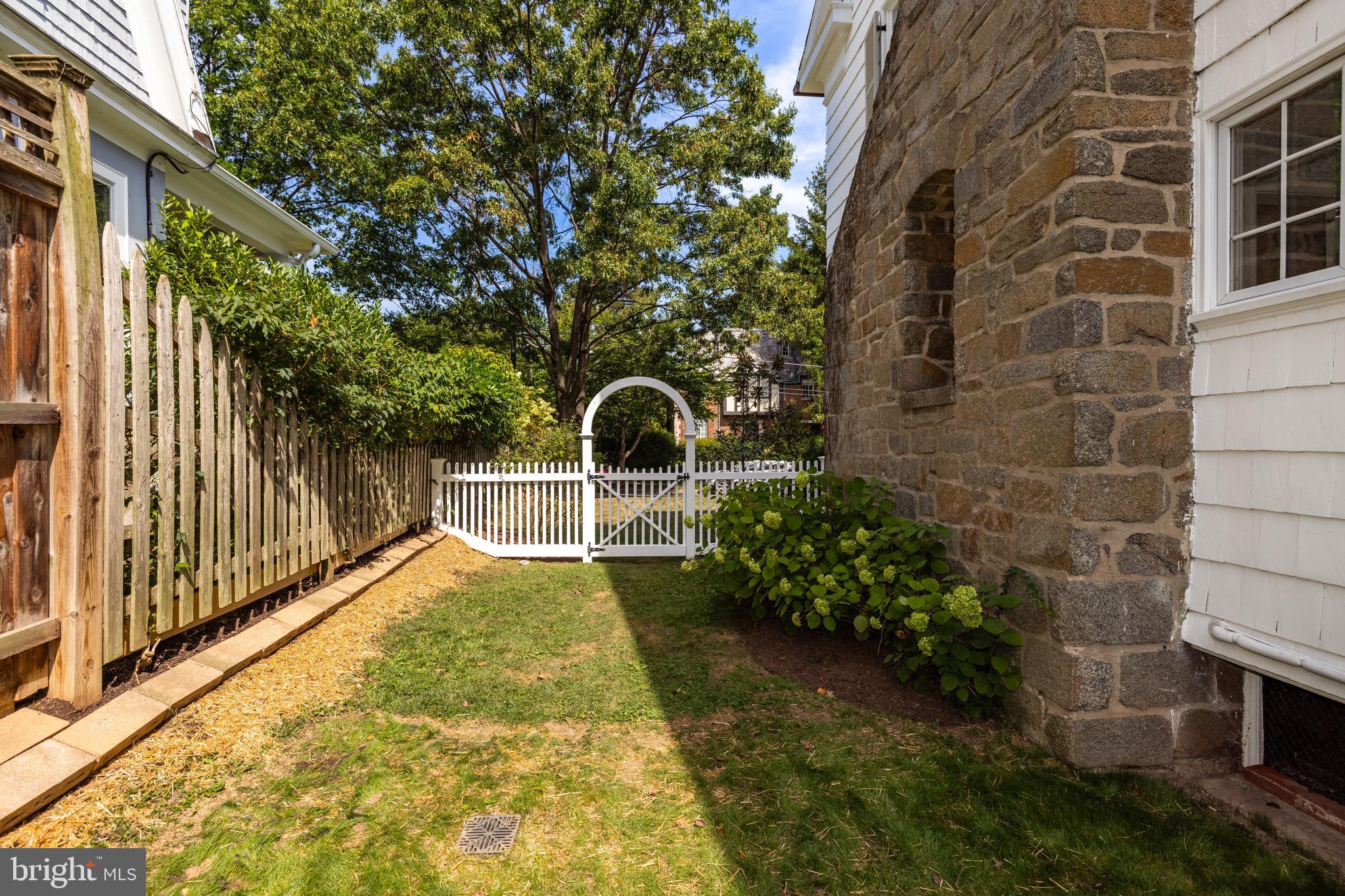 CHEVY CHASE - Residential