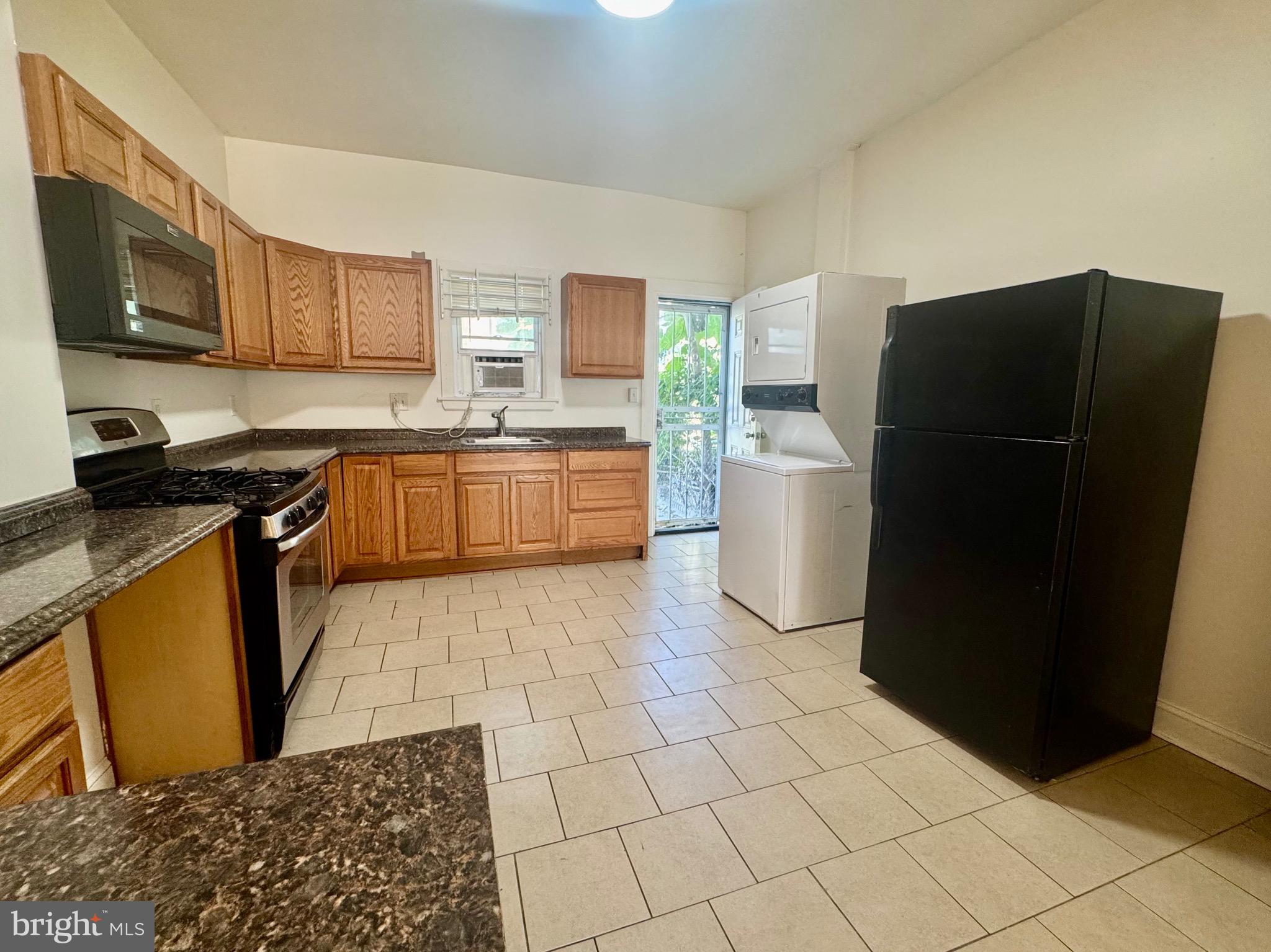 BROADWAY EAST - Residential