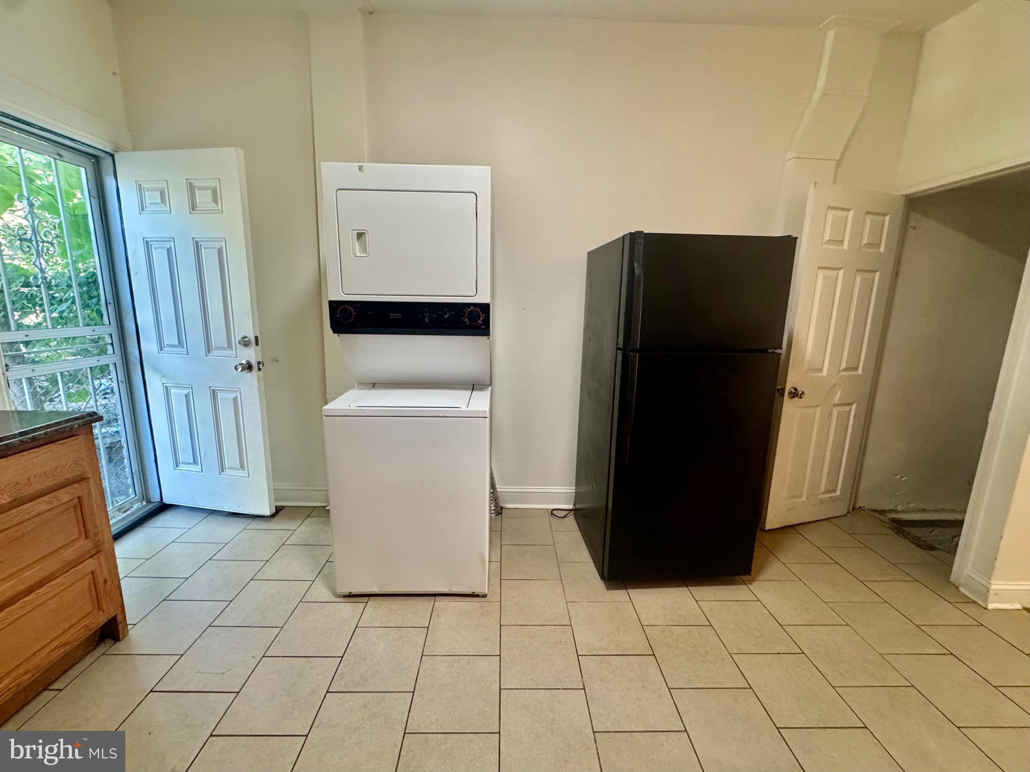 BROADWAY EAST - Residential