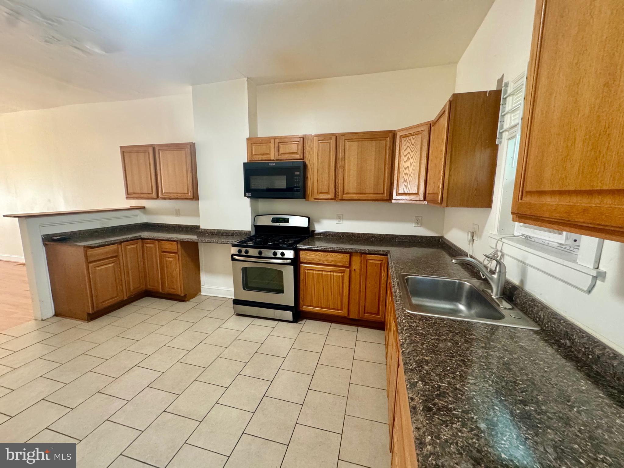 BROADWAY EAST - Residential