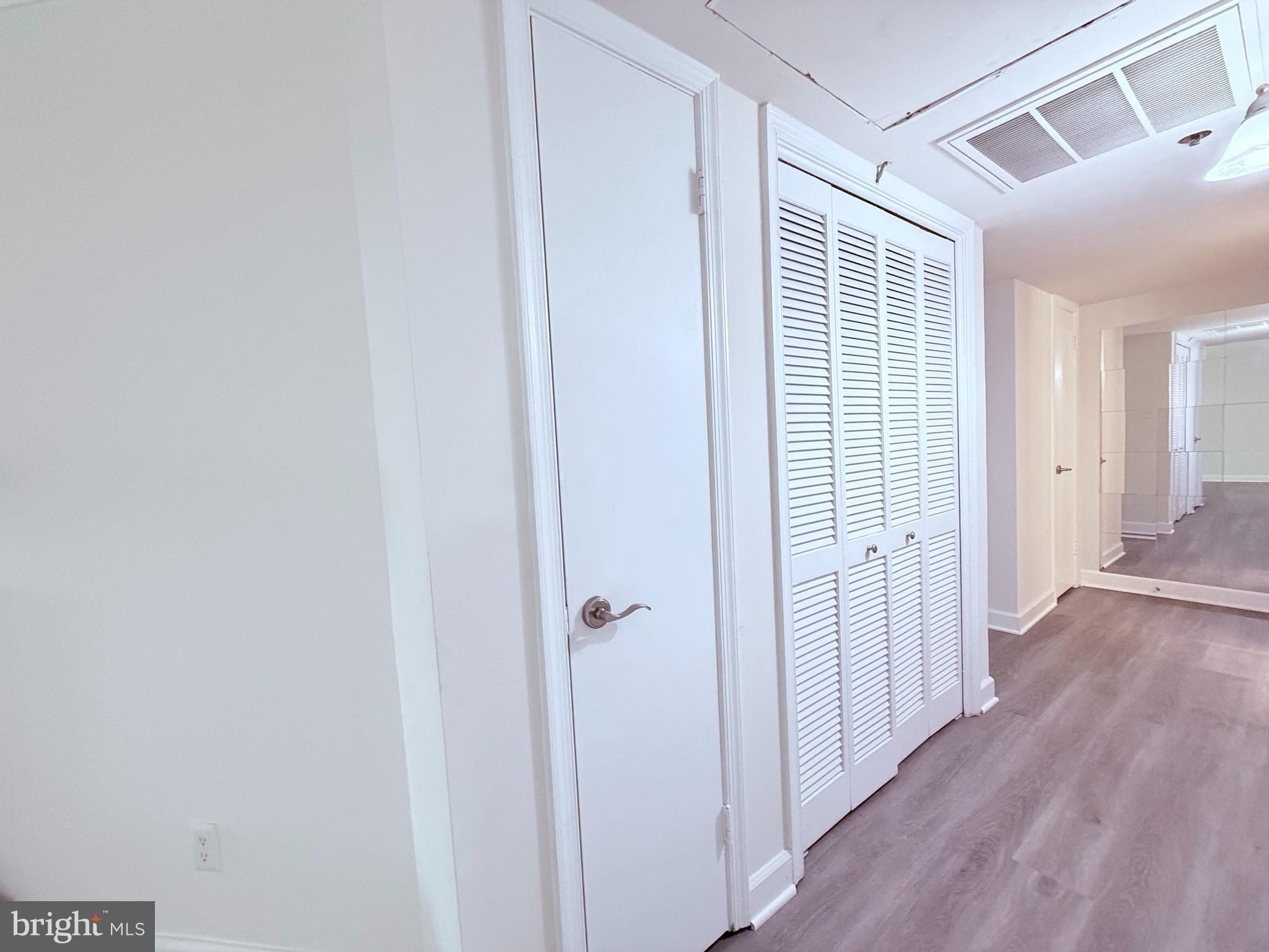 FOUR WINDS AT OAKTON - Residential