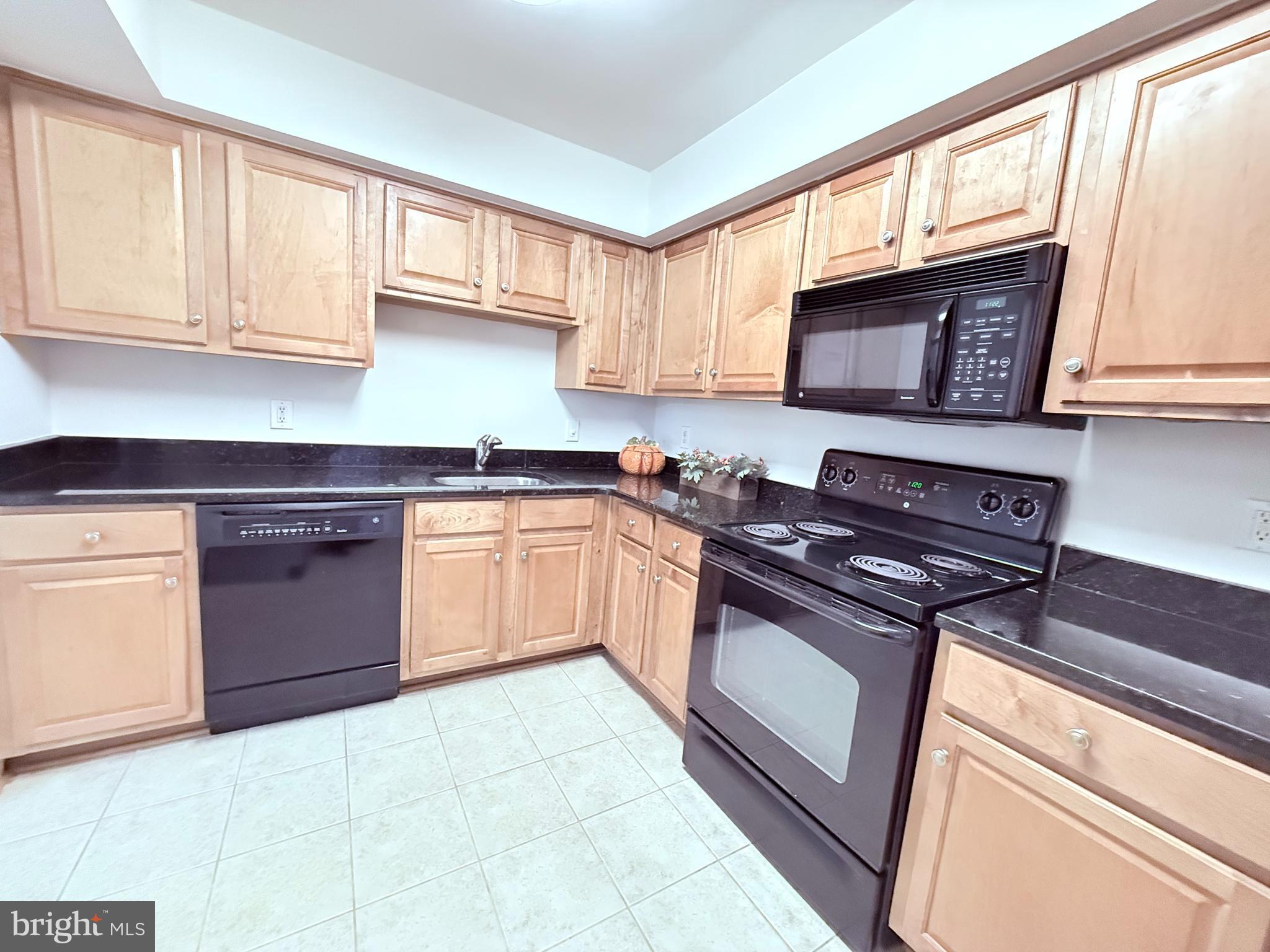 FOUR WINDS AT OAKTON - Residential