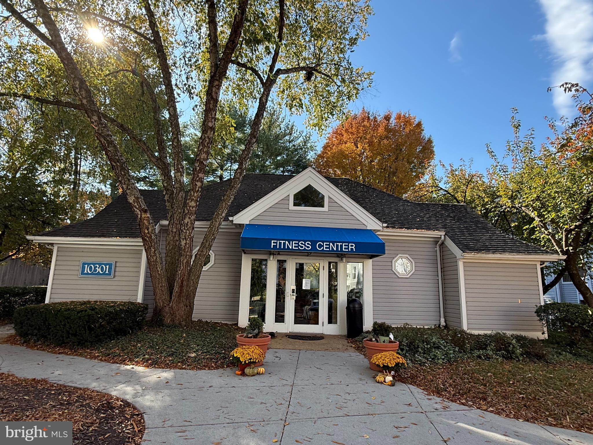 FOUR WINDS AT OAKTON - Residential