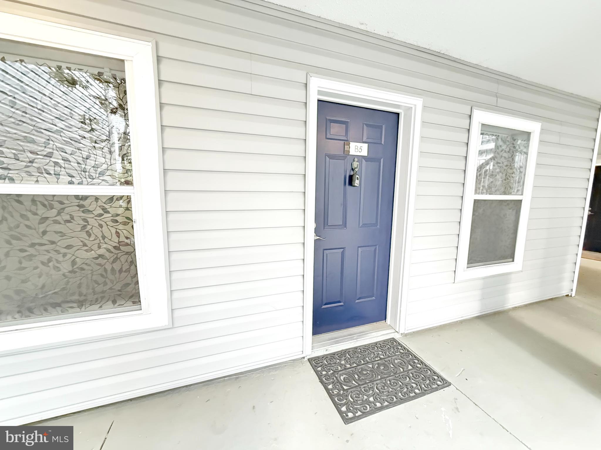 FOUR WINDS AT OAKTON - Residential