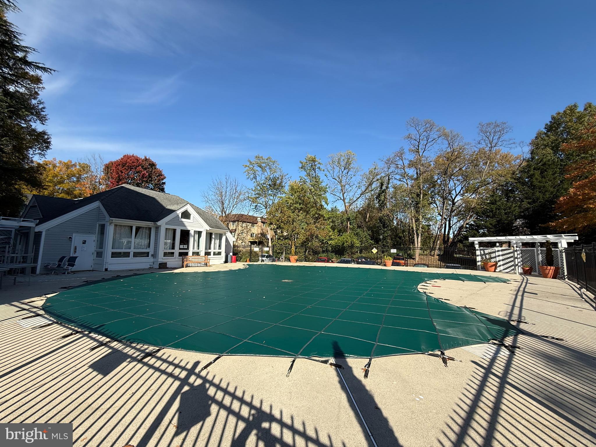 FOUR WINDS AT OAKTON - Residential