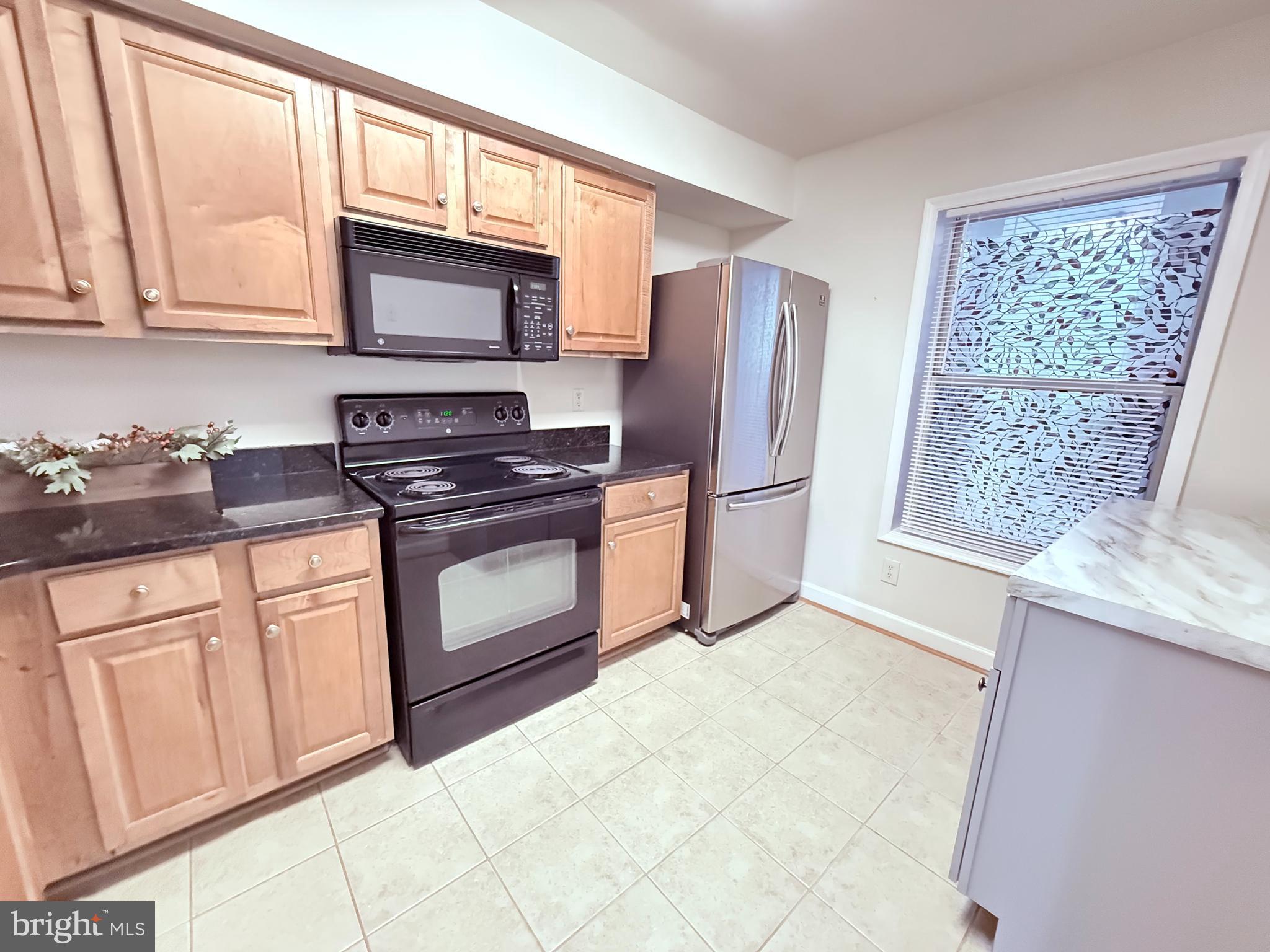 FOUR WINDS AT OAKTON - Residential