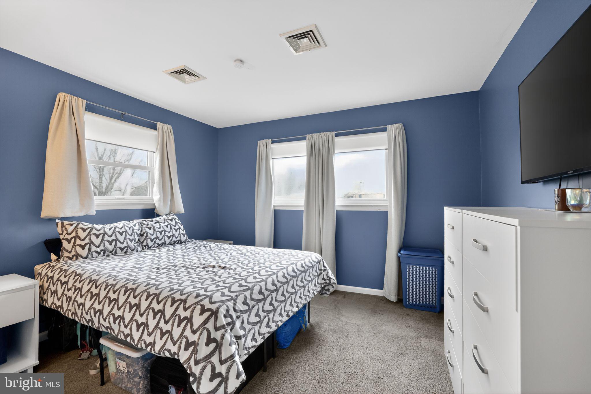 POTTSGROVE MANOR - Residential