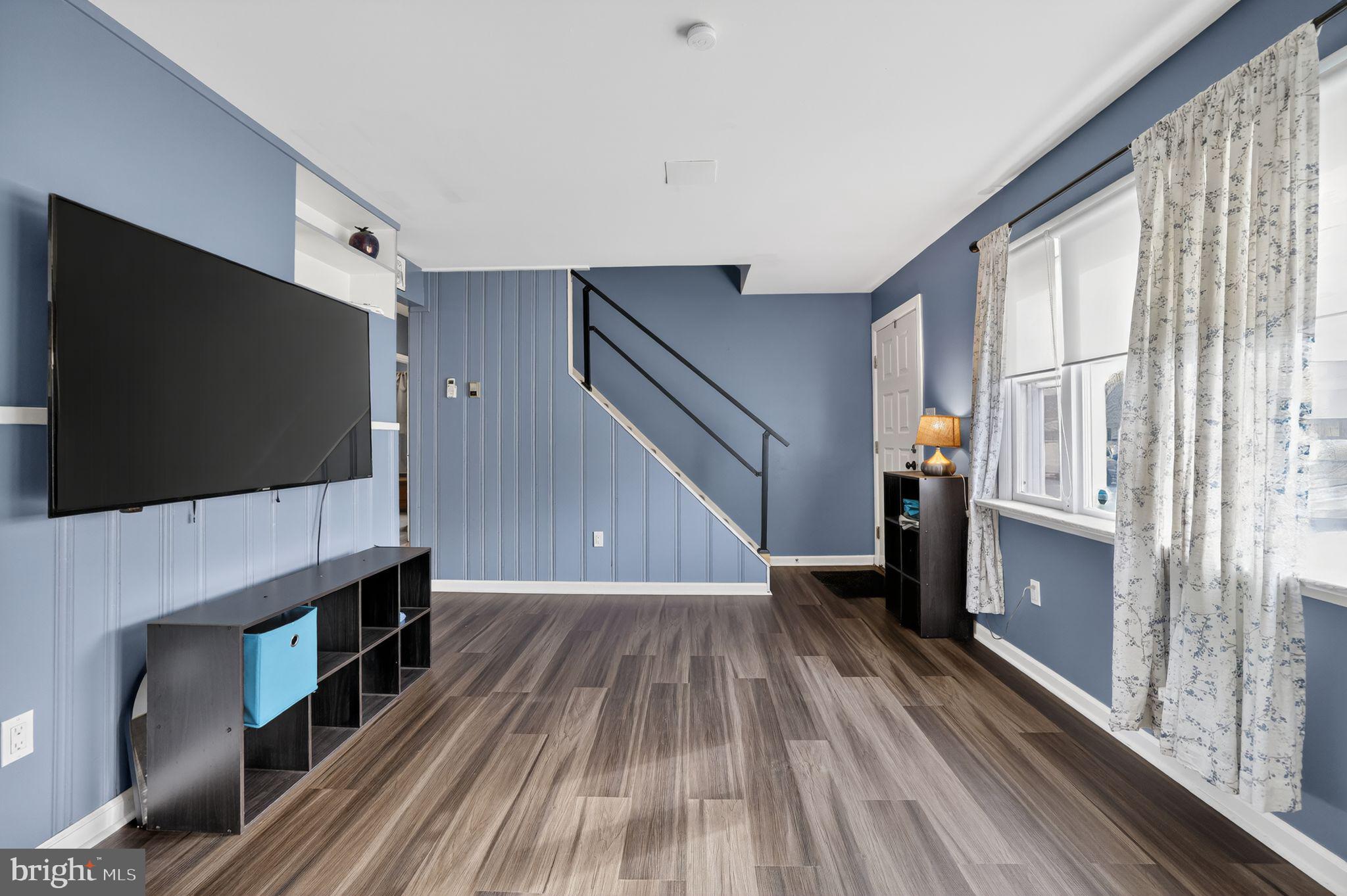 POTTSGROVE MANOR - Residential