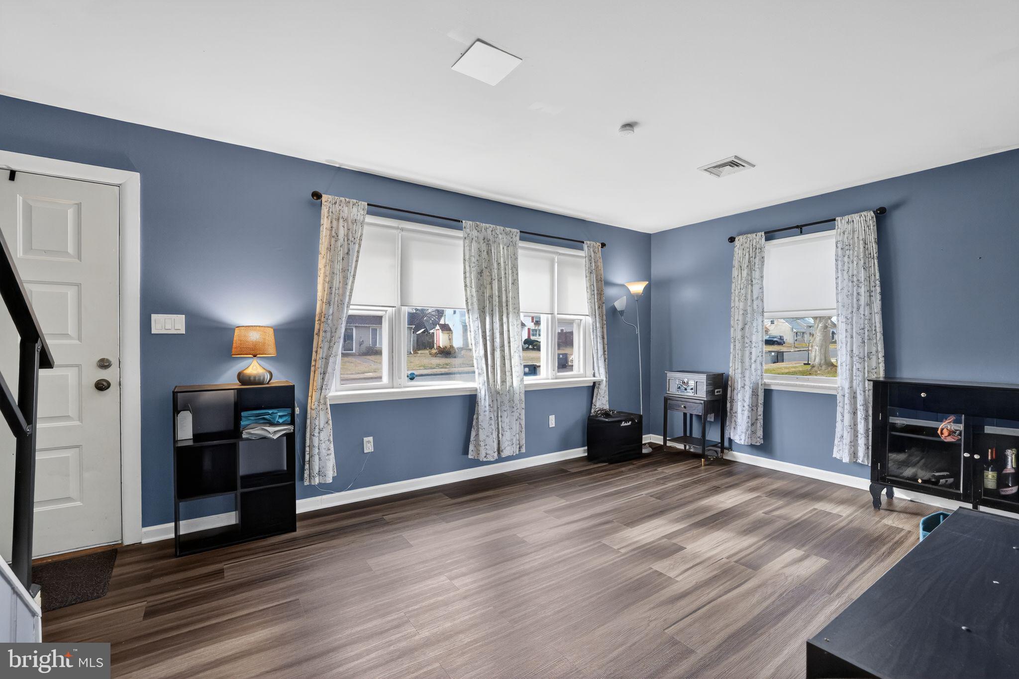 POTTSGROVE MANOR - Residential